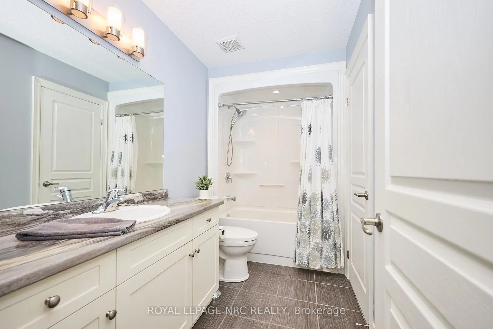 Photo 28 of 118 Roselawn Crescent, Welland, Coyle Creek — HOMEH
