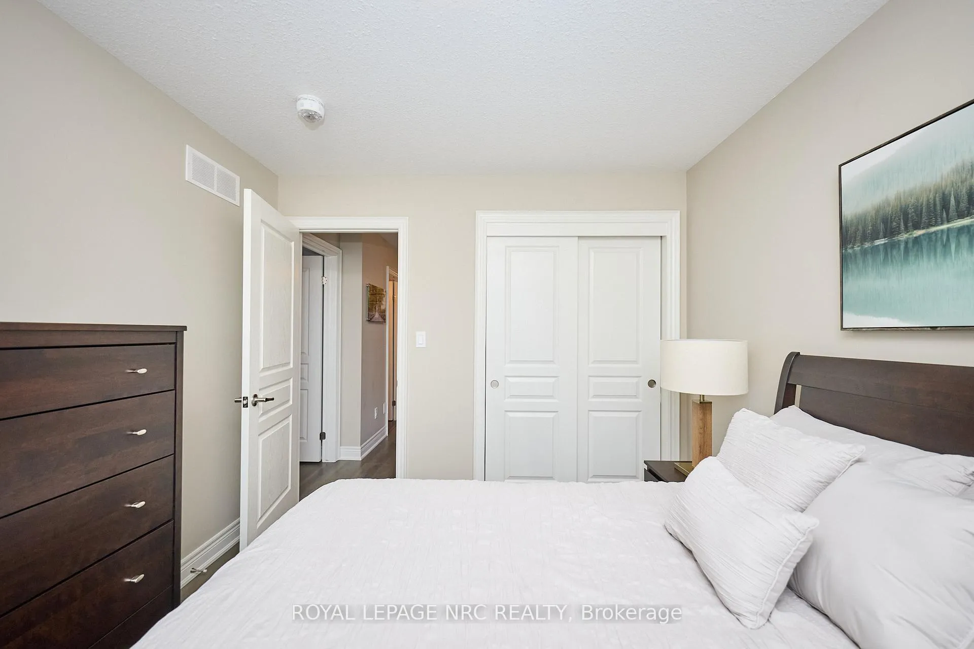 Photo 35 of 118 Roselawn Crescent, Welland, Coyle Creek — HOMEH
