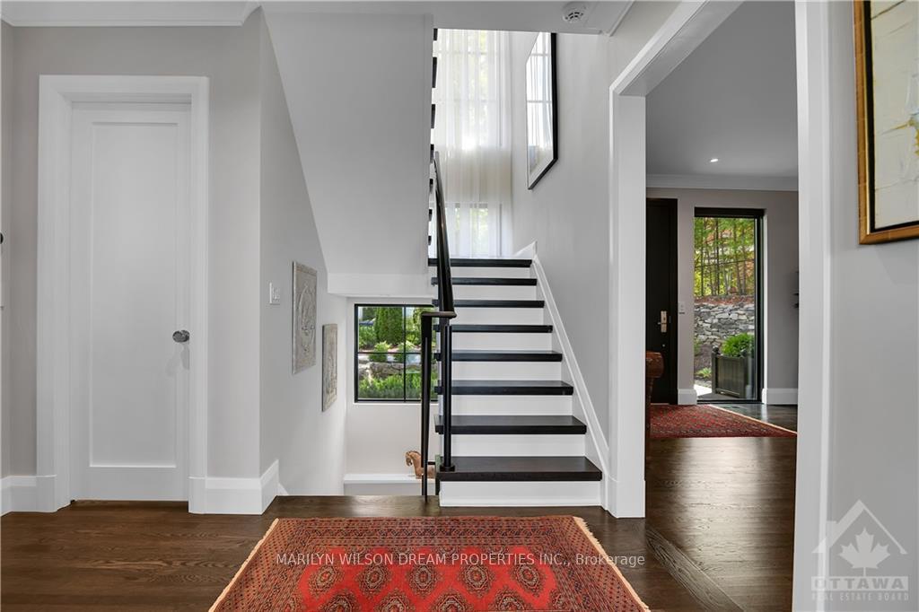 Photo 14 of 10 Rothwell Drive, Ottawa, Rothwell Heights — HOMEH