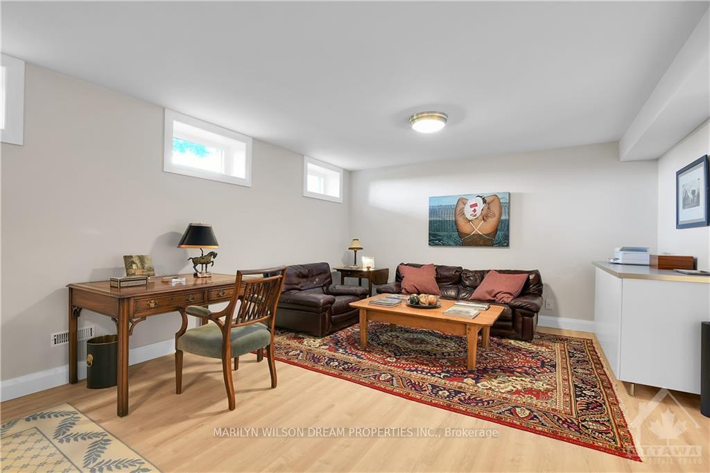 Photo 23 of 10 Rothwell Drive, Ottawa, Rothwell Heights — HOMEH