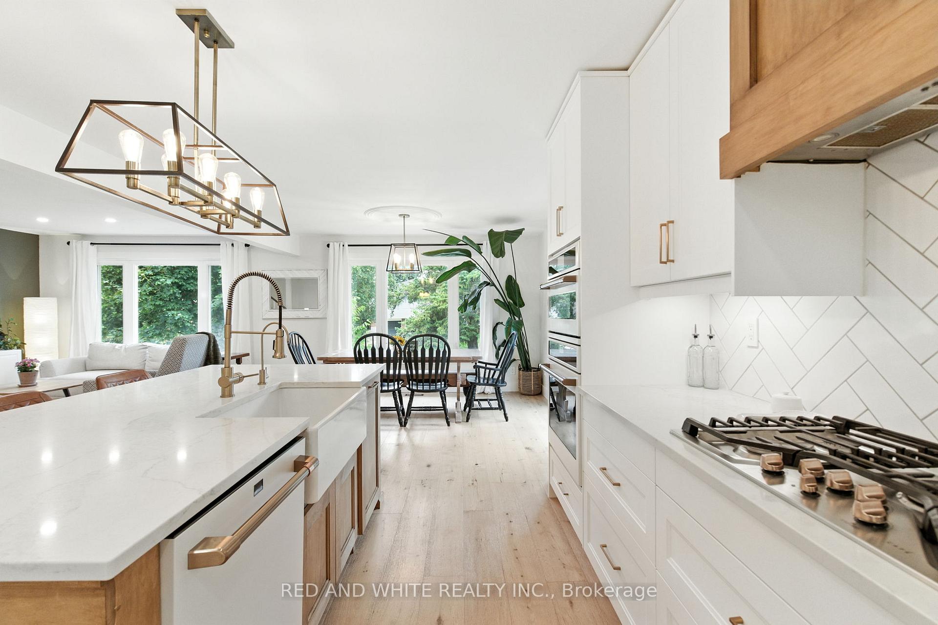 Photo 3 of 210 Northlake Drive, Waterloo, North Lakeshore — HOMEH