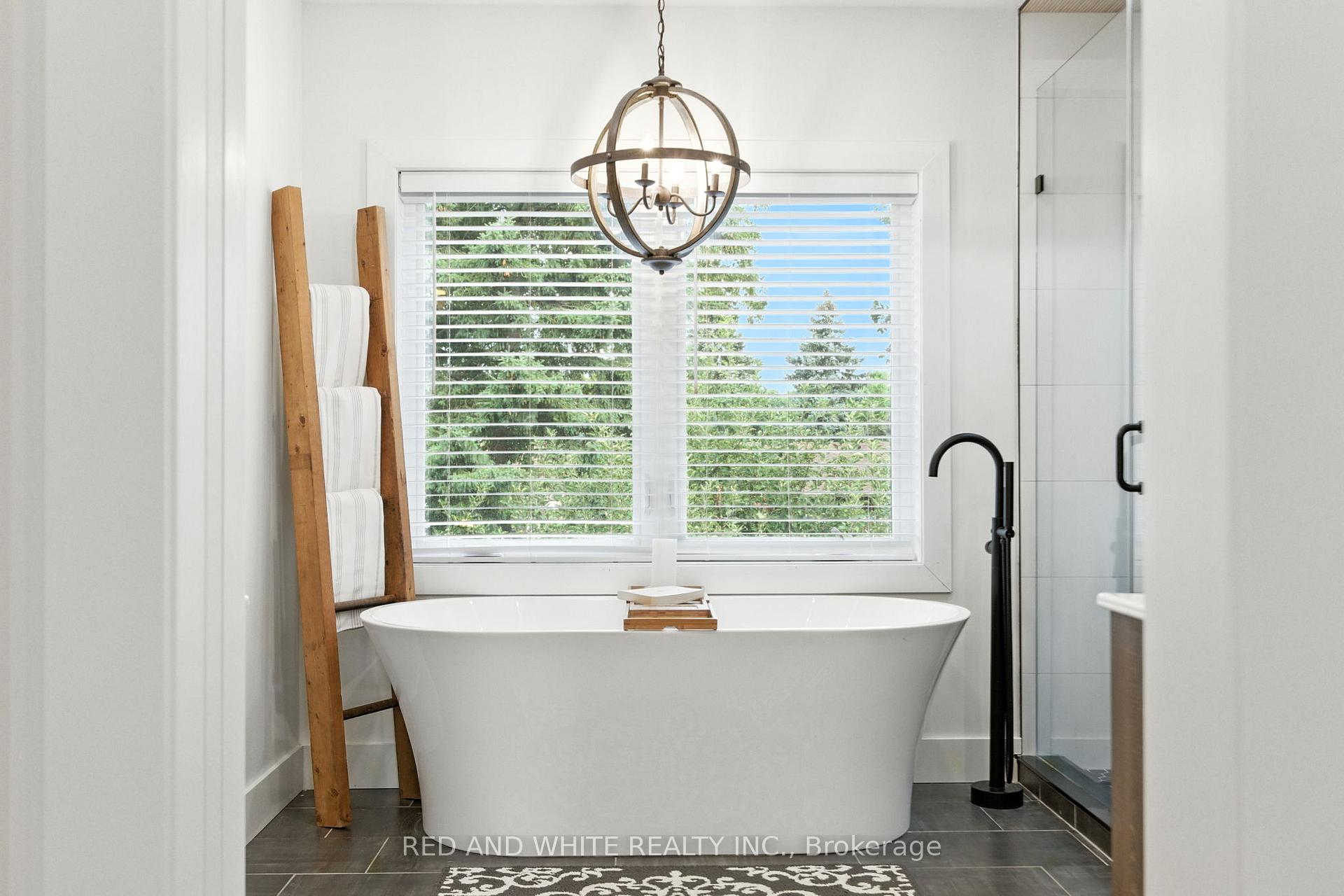 Photo 7 of 210 Northlake Drive, Waterloo, North Lakeshore — HOMEH