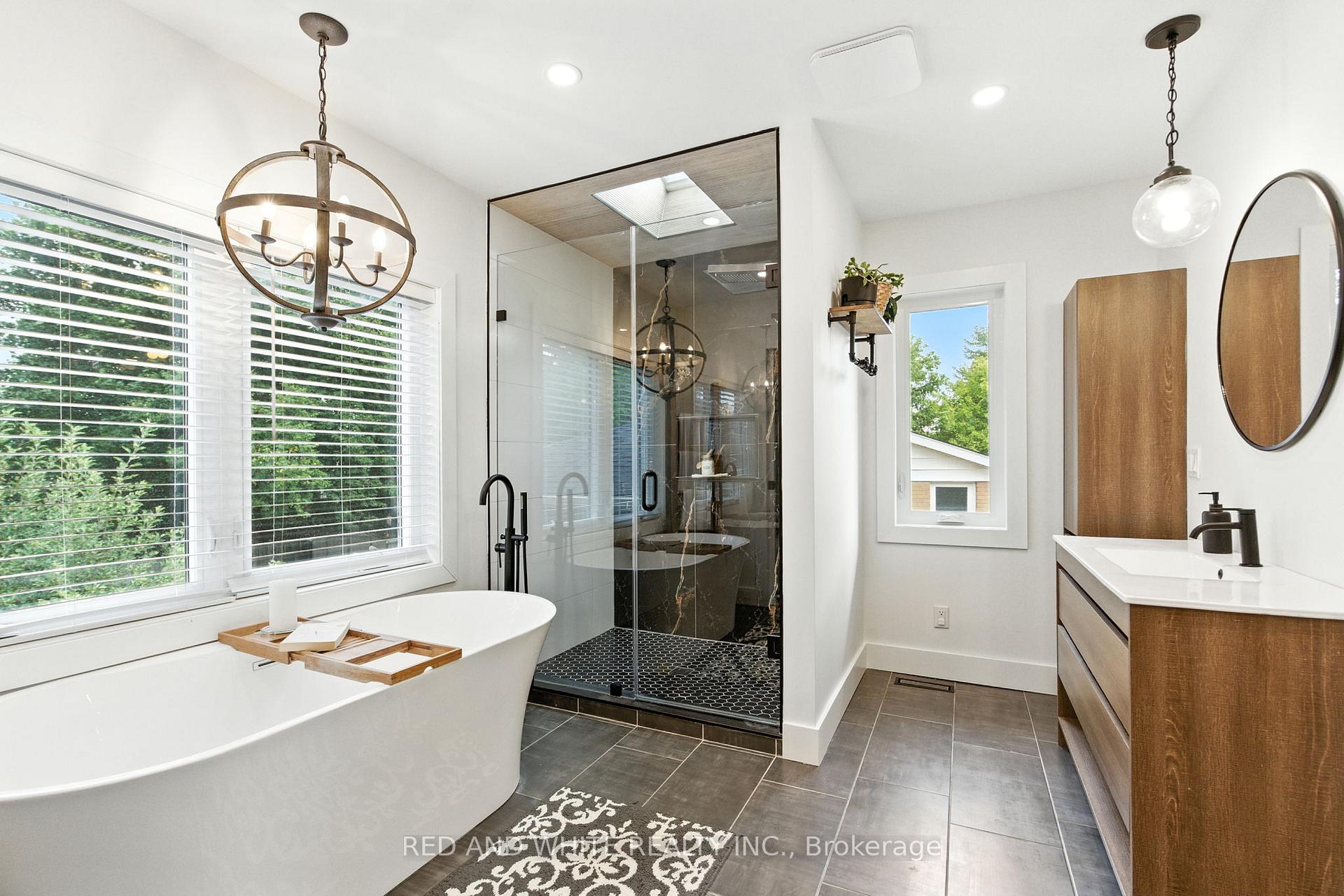 Photo 8 of 210 Northlake Drive, Waterloo, North Lakeshore — HOMEH