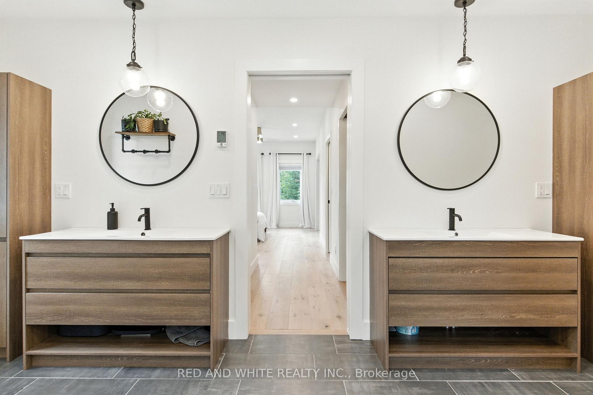 Photo 9 of 210 Northlake Drive, Waterloo, North Lakeshore — HOMEH