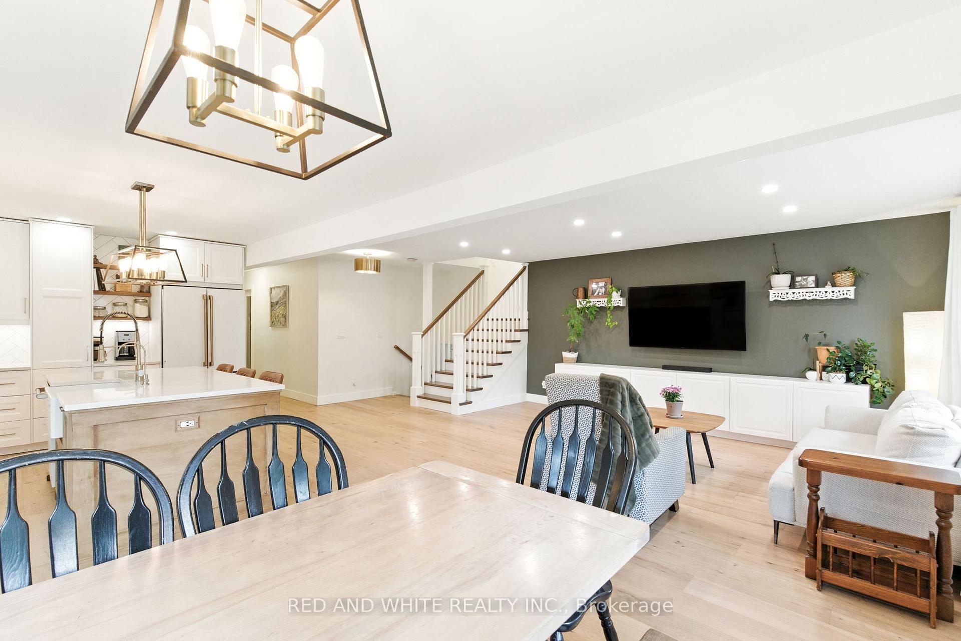 Photo 21 of 210 Northlake Drive, Waterloo, North Lakeshore — HOMEH