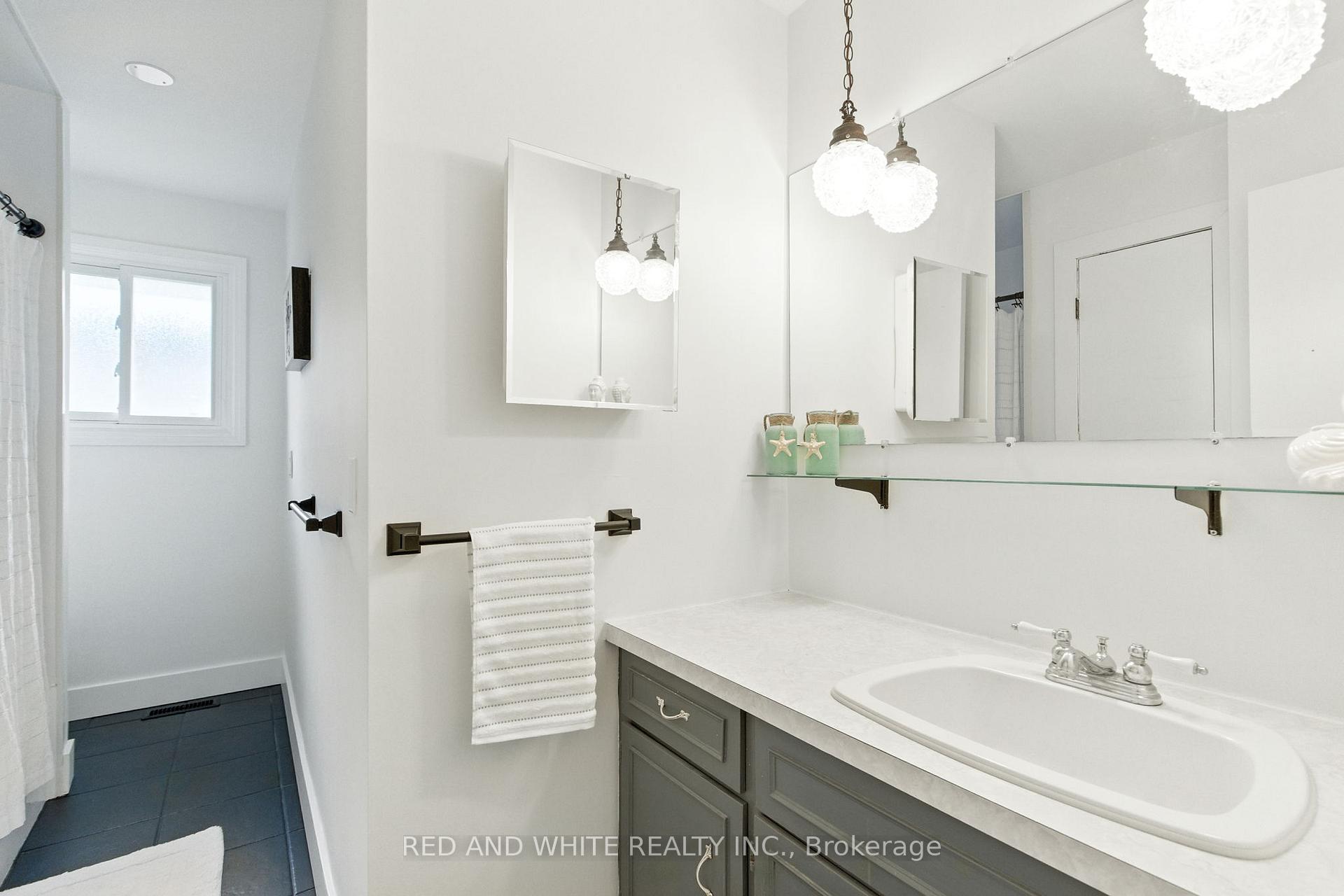 Photo 22 of 210 Northlake Drive, Waterloo, North Lakeshore — HOMEH