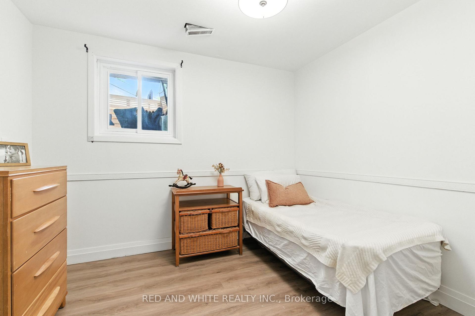 Photo 37 of 210 Northlake Drive, Waterloo, North Lakeshore — HOMEH