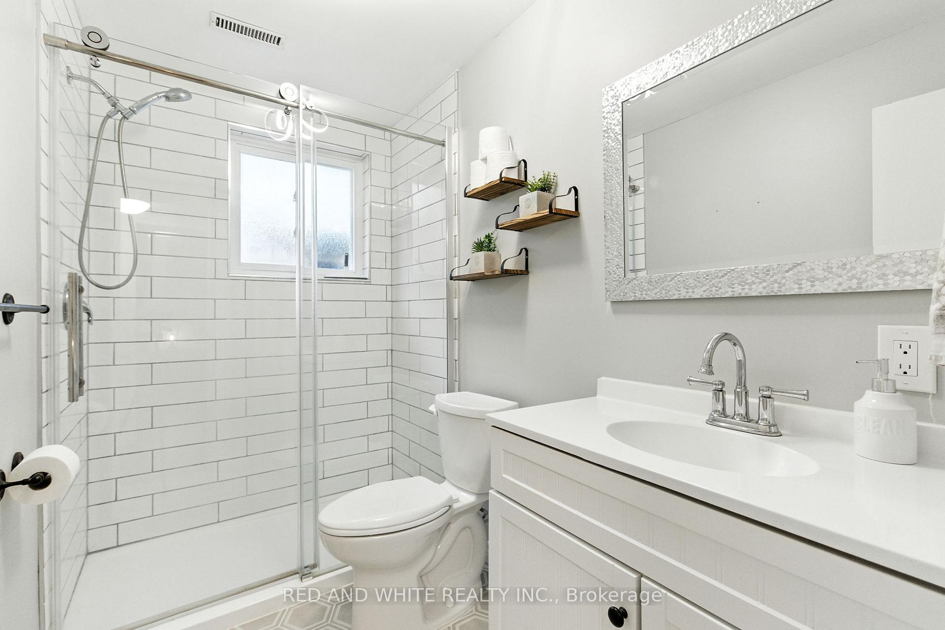 Photo 39 of 210 Northlake Drive, Waterloo, North Lakeshore — HOMEH