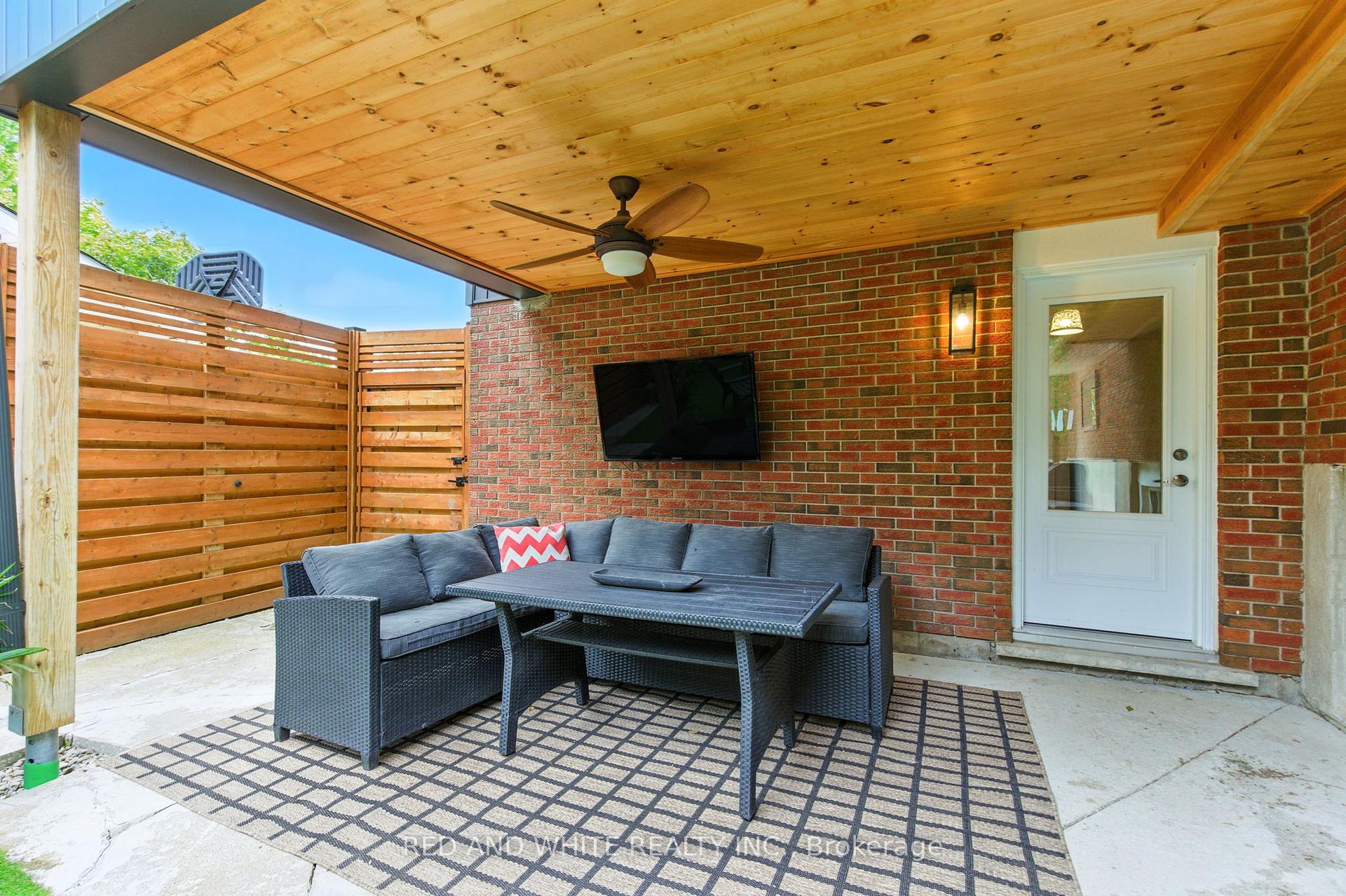 Photo 43 of 210 Northlake Drive, Waterloo, North Lakeshore — HOMEH