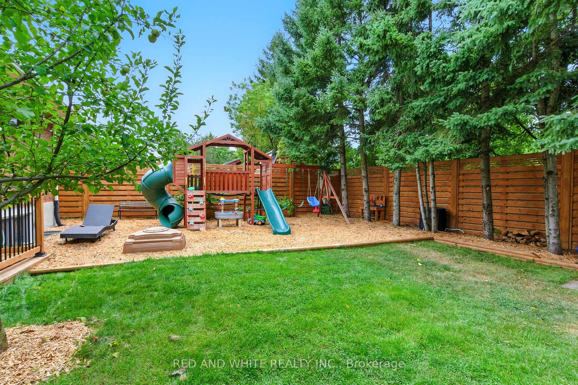 Photo 47 of 210 Northlake Drive, Waterloo, North Lakeshore — HOMEH