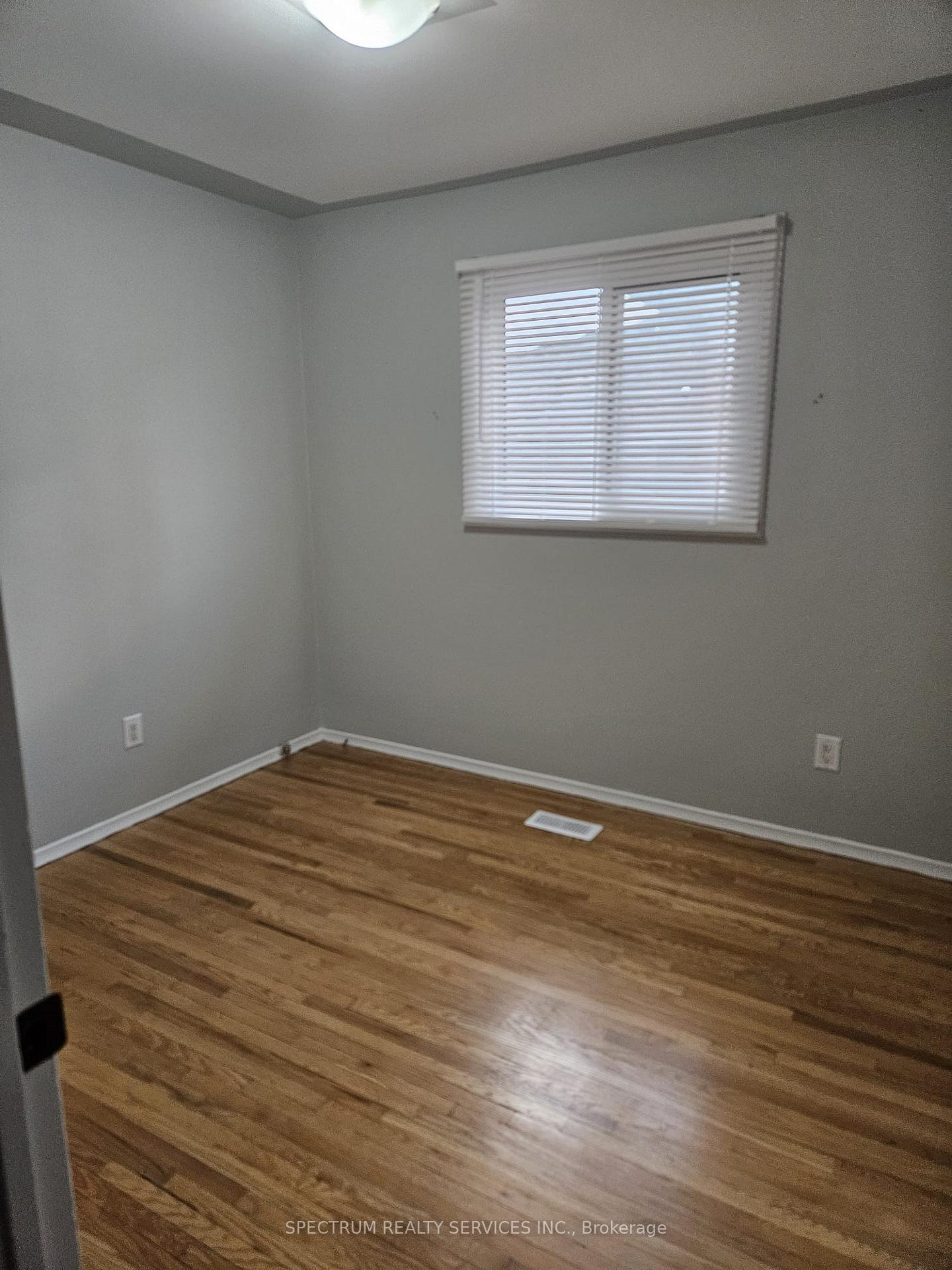 Photo 13 of Unit #UPPER, 125 Albany Drive, Vaughan, West Woodbridge — HOMEH