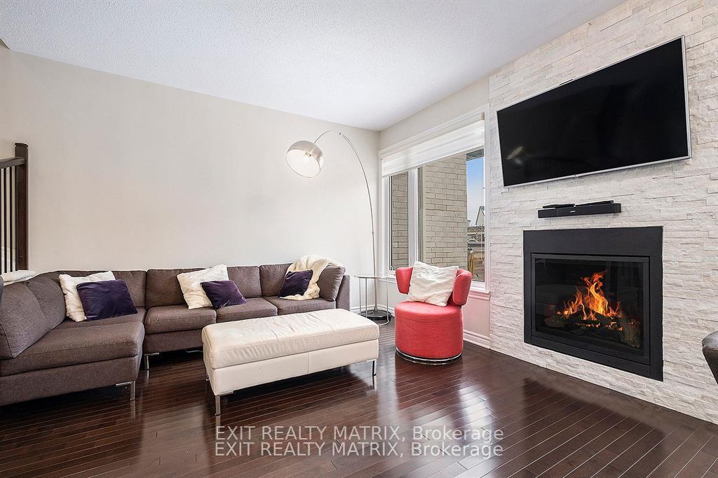 Photo 2 of 322 Ballinville Circle, Ottawa, Riverside South/Gloucester Glen — HOMEH