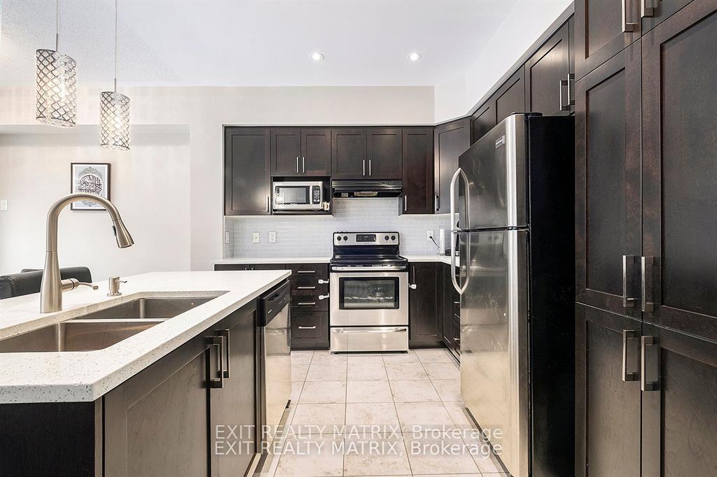 Photo 3 of 322 Ballinville Circle, Ottawa, Riverside South/Gloucester Glen — HOMEH