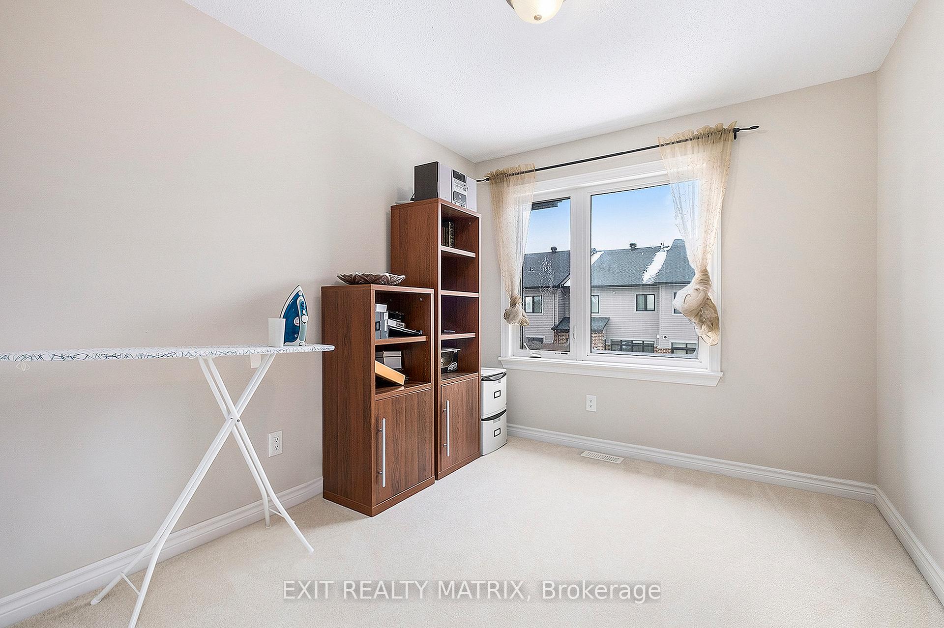 Photo 8 of 322 Ballinville Circle, Ottawa, Riverside South/Gloucester Glen — HOMEH
