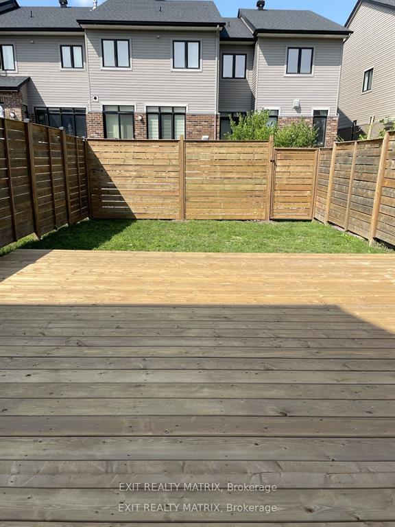 Photo 11 of 322 Ballinville Circle, Ottawa, Riverside South/Gloucester Glen — HOMEH