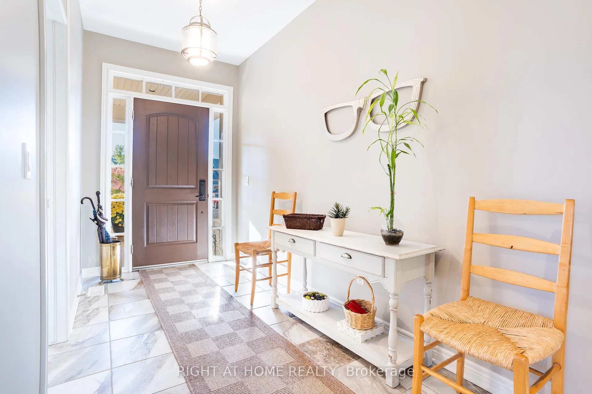 Photo 5 of 106 Coyle Court, Welland, Coyle Creek — HOMEH