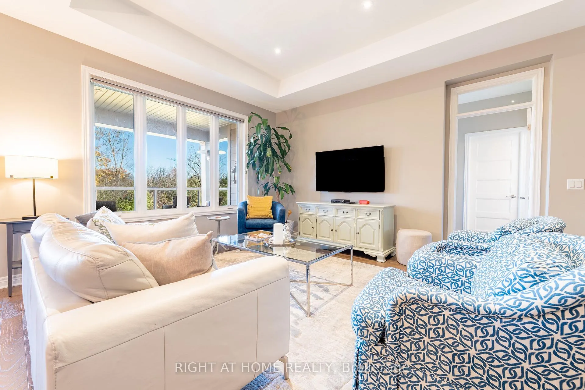 Photo 8 of 106 Coyle Court, Welland, Coyle Creek — HOMEH