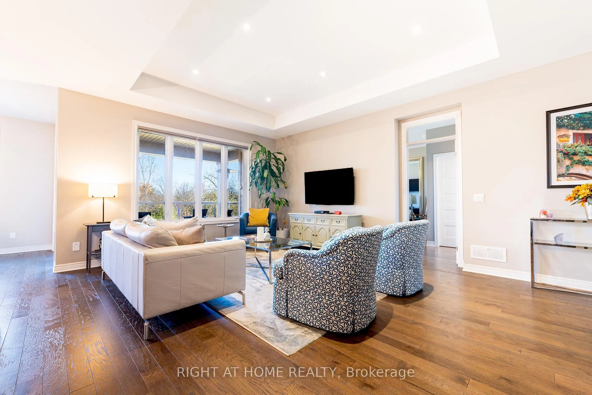 Photo 9 of 106 Coyle Court, Welland, Coyle Creek — HOMEH