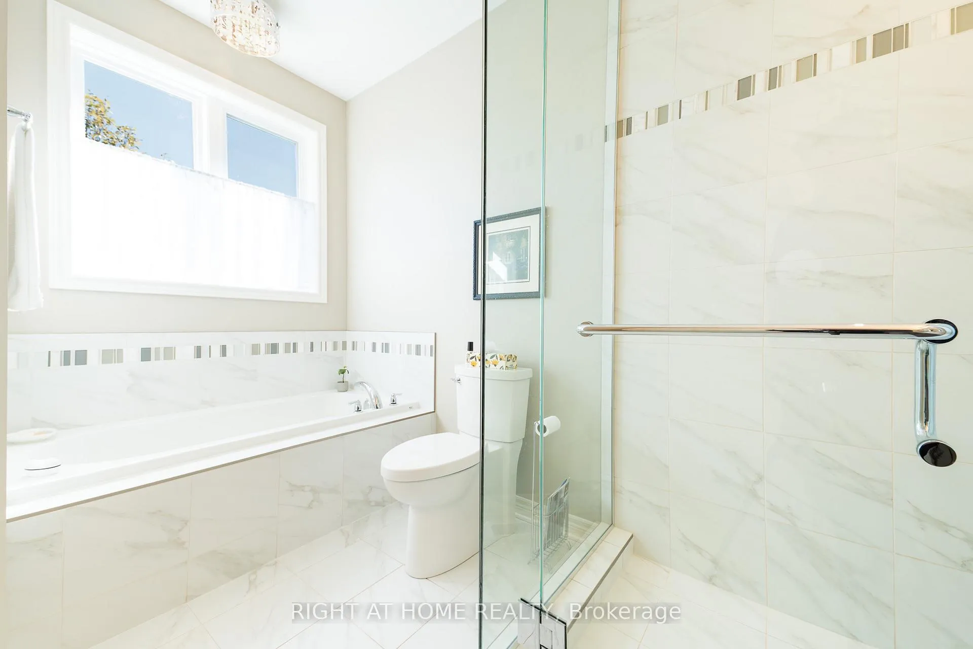 Photo 20 of 106 Coyle Court, Welland, Coyle Creek — HOMEH