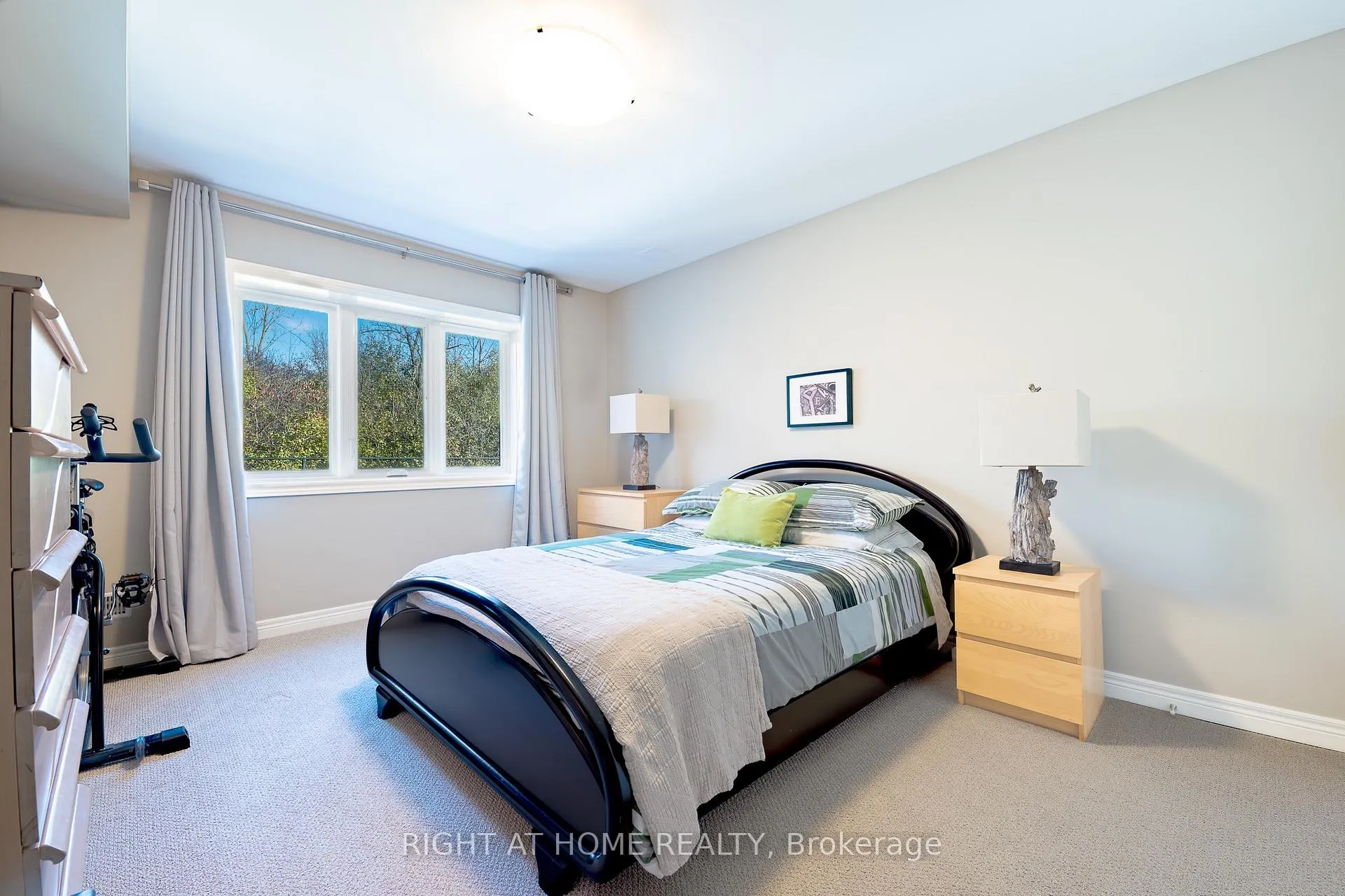 Photo 29 of 106 Coyle Court, Welland, Coyle Creek — HOMEH