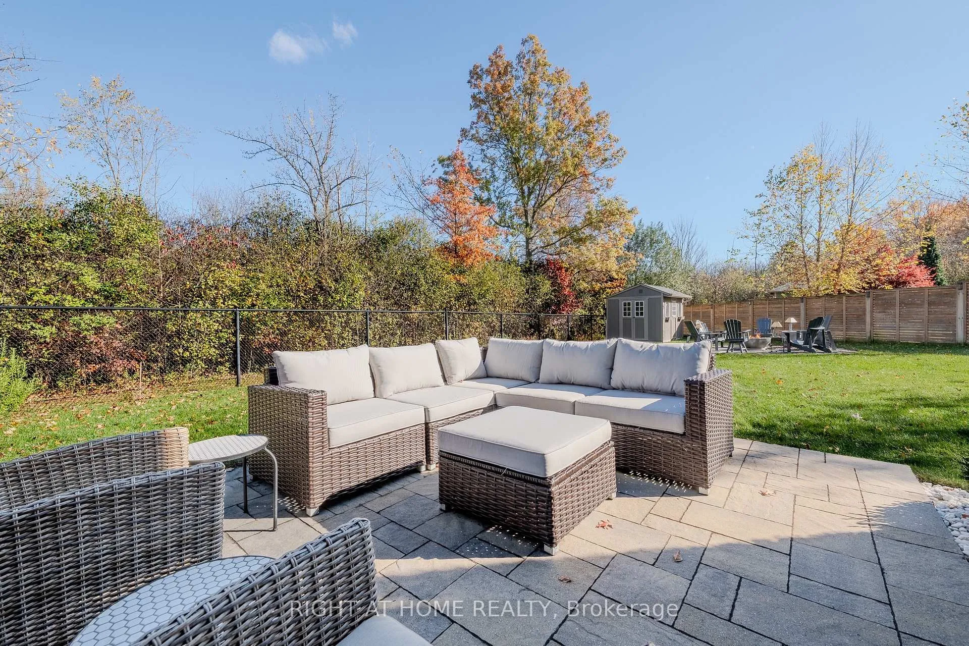 Photo 34 of 106 Coyle Court, Welland, Coyle Creek — HOMEH