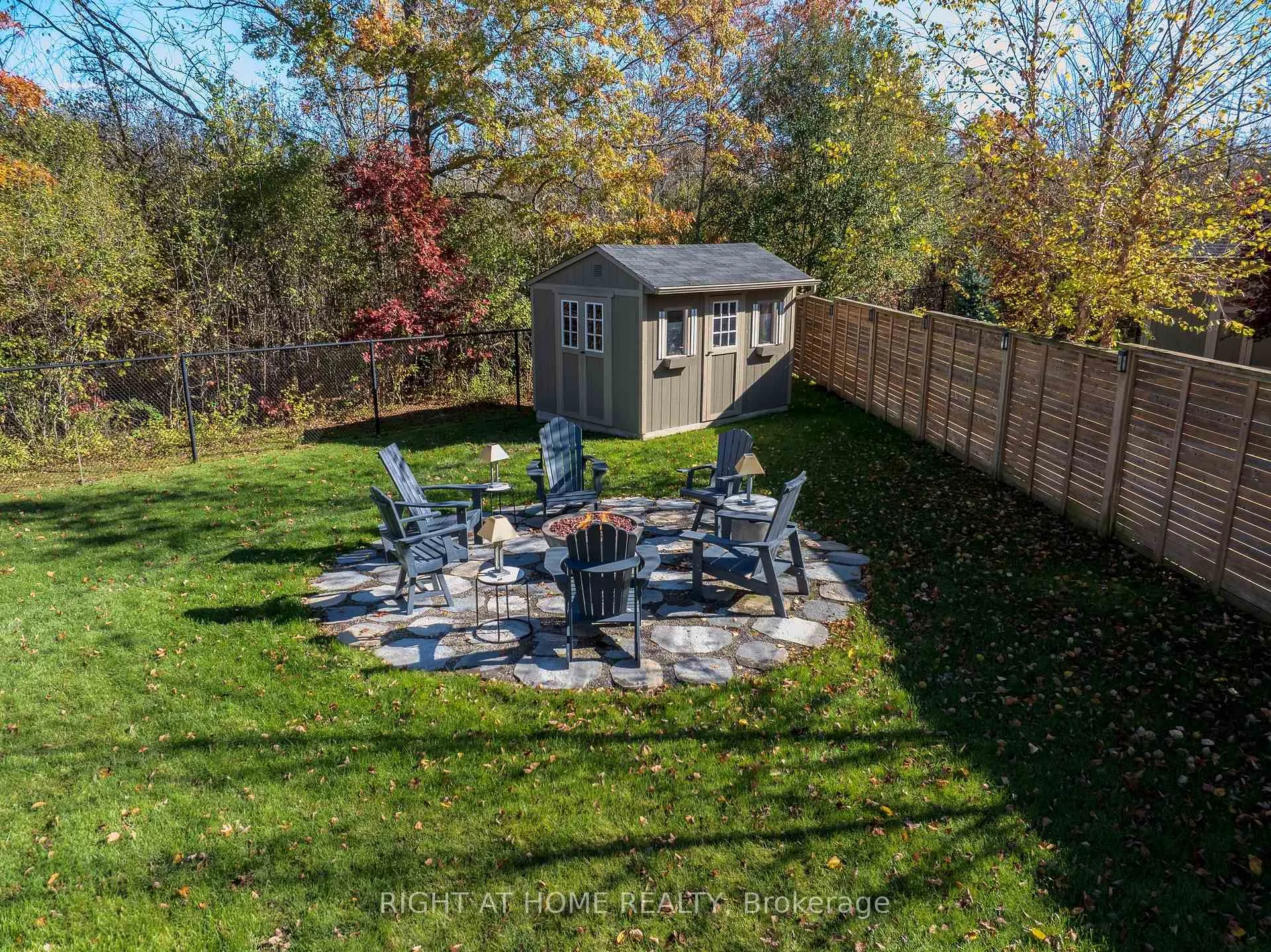 Photo 37 of 106 Coyle Court, Welland, Coyle Creek — HOMEH
