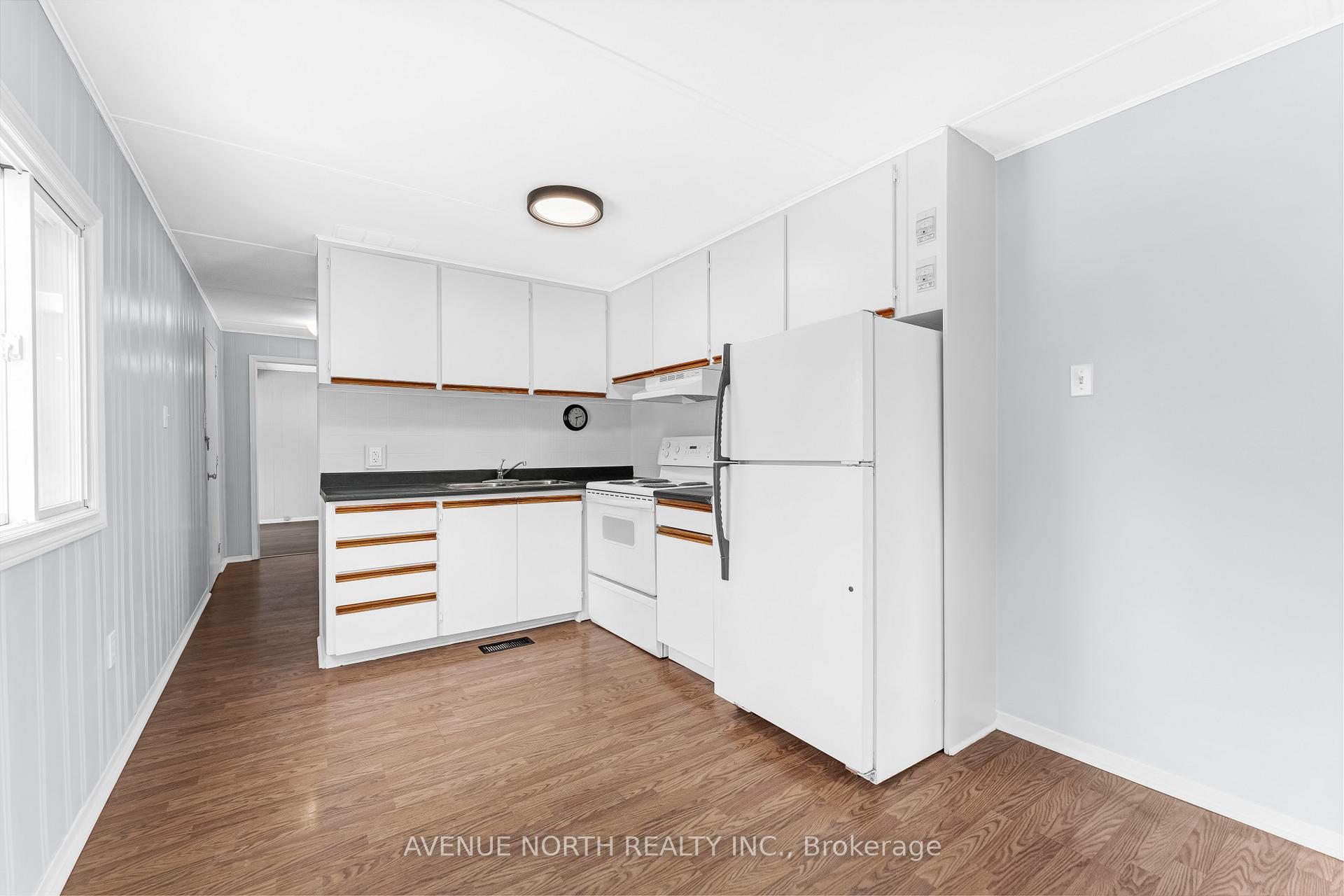 Photo 6 of 12 Pacific Avenue, Ottawa, Bellwood - Industrial Park — HOMEH