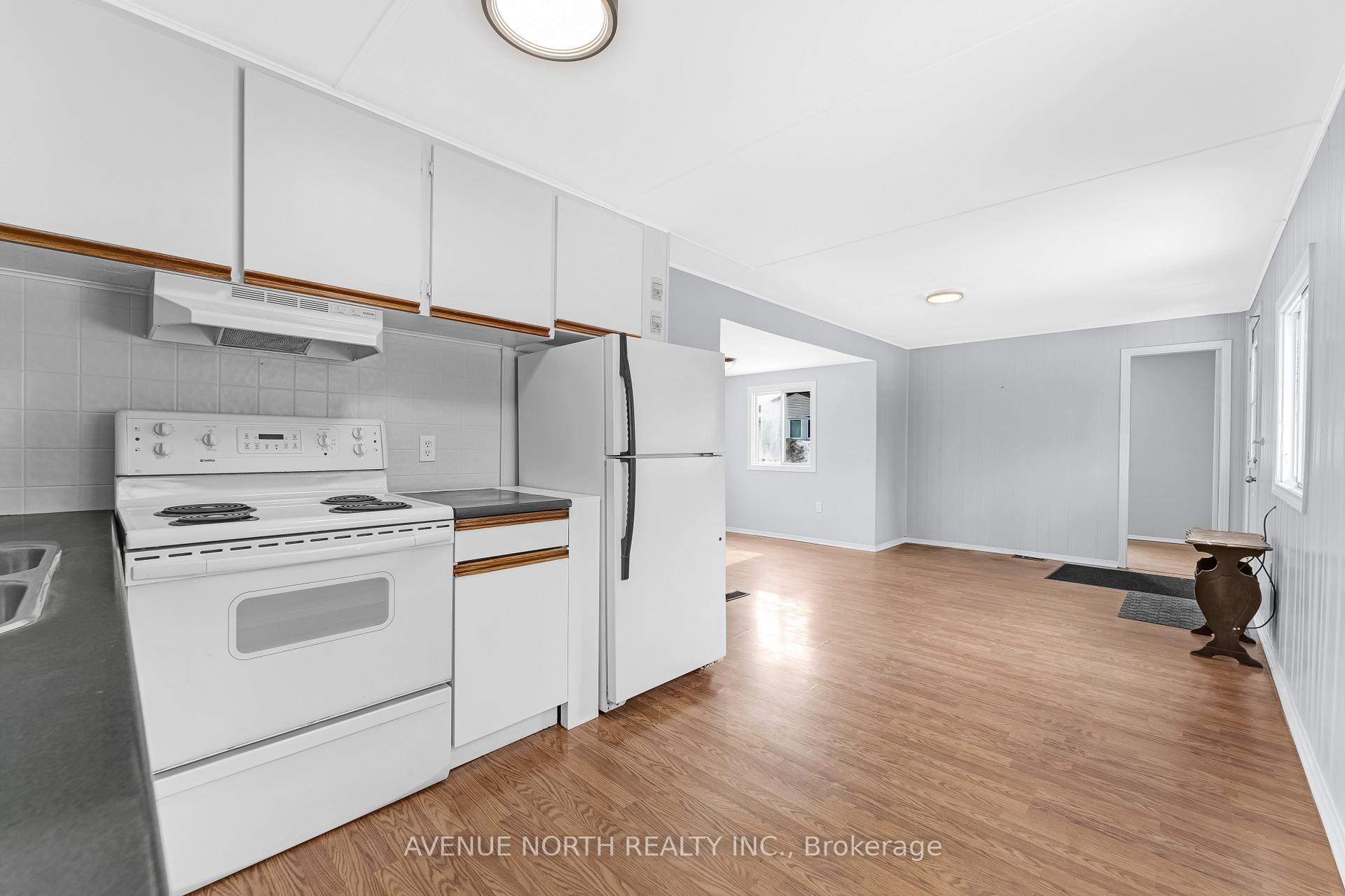 Photo 8 of 12 Pacific Avenue, Ottawa, Bellwood - Industrial Park — HOMEH