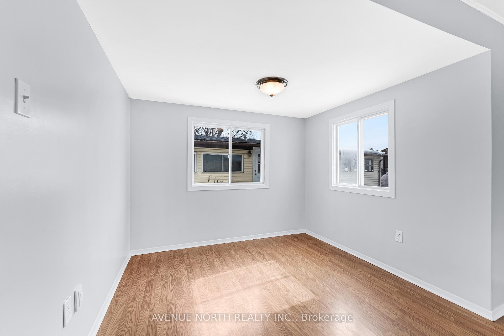Photo 7 of 12 Pacific Avenue, Ottawa, Bellwood - Industrial Park — HOMEH