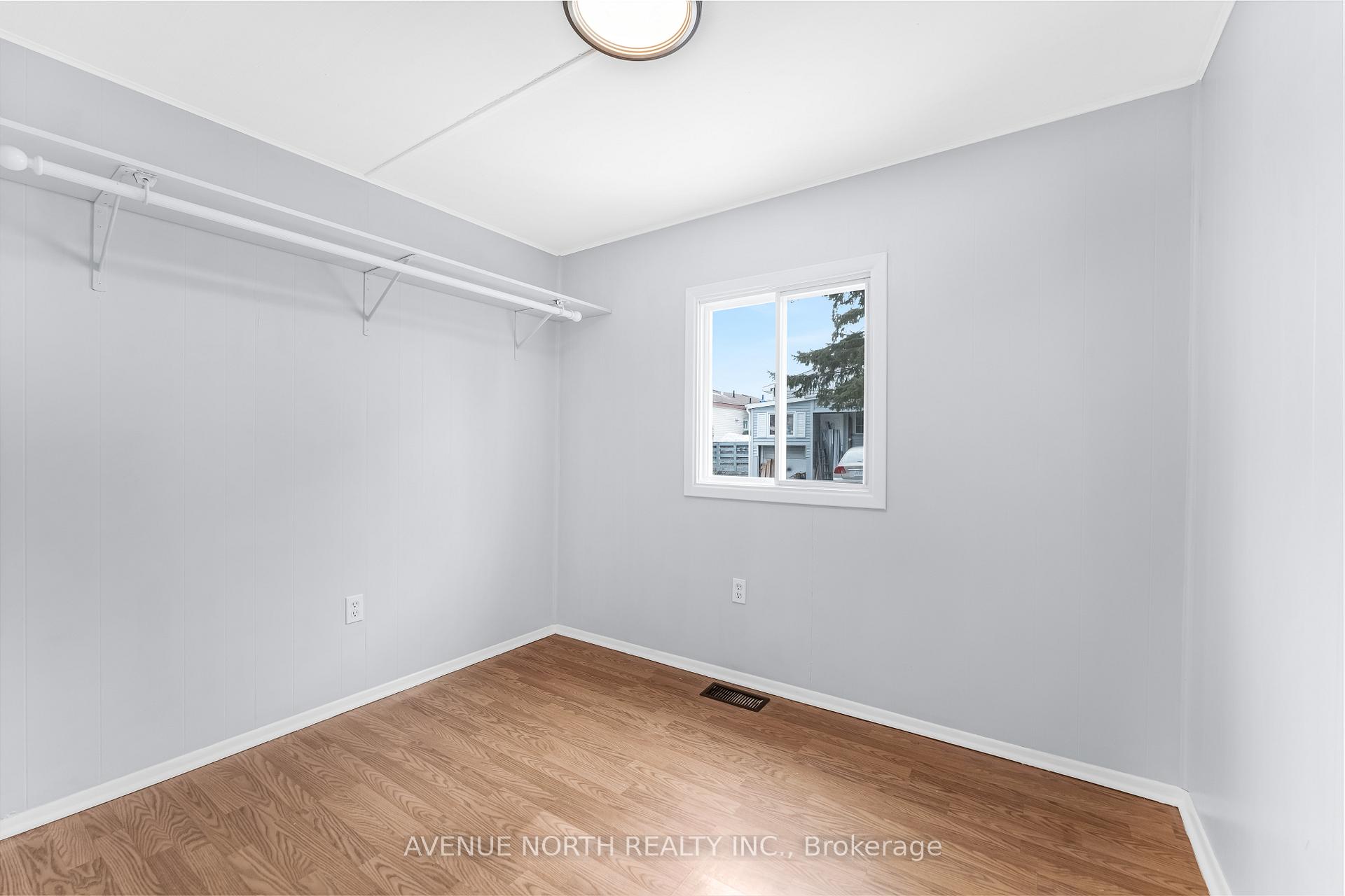 Photo 9 of 12 Pacific Avenue, Ottawa, Bellwood - Industrial Park — HOMEH