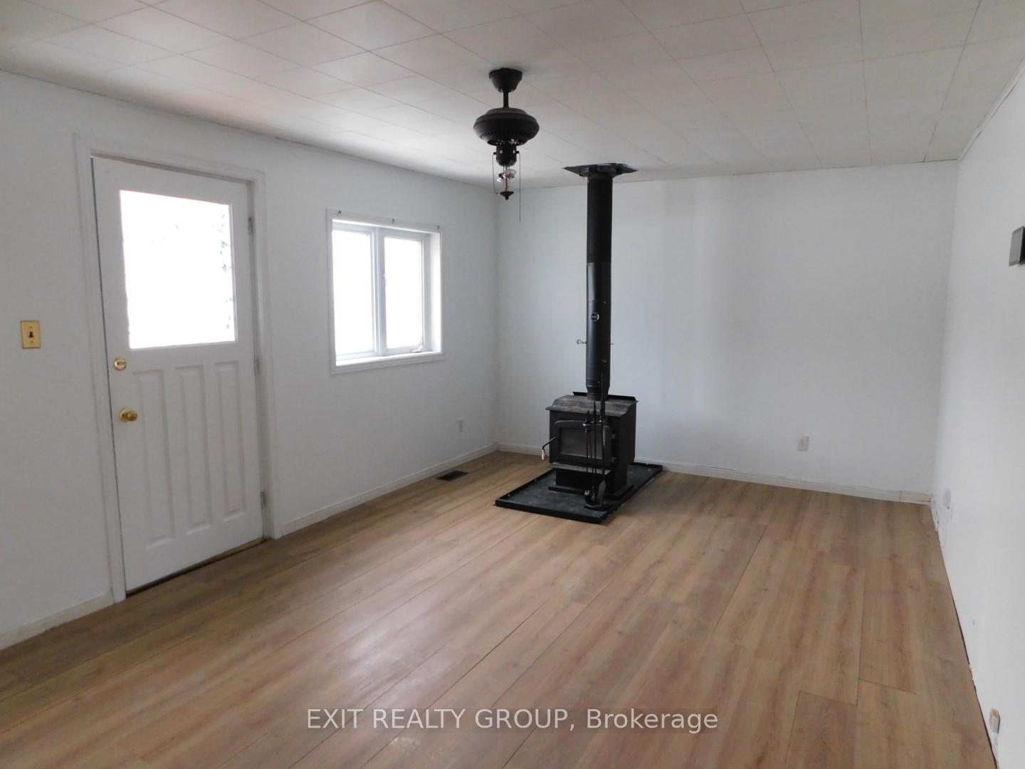 Photo 3 of 46 Hungerford Street, Tweed, Elzevir (Twp) — HOMEH