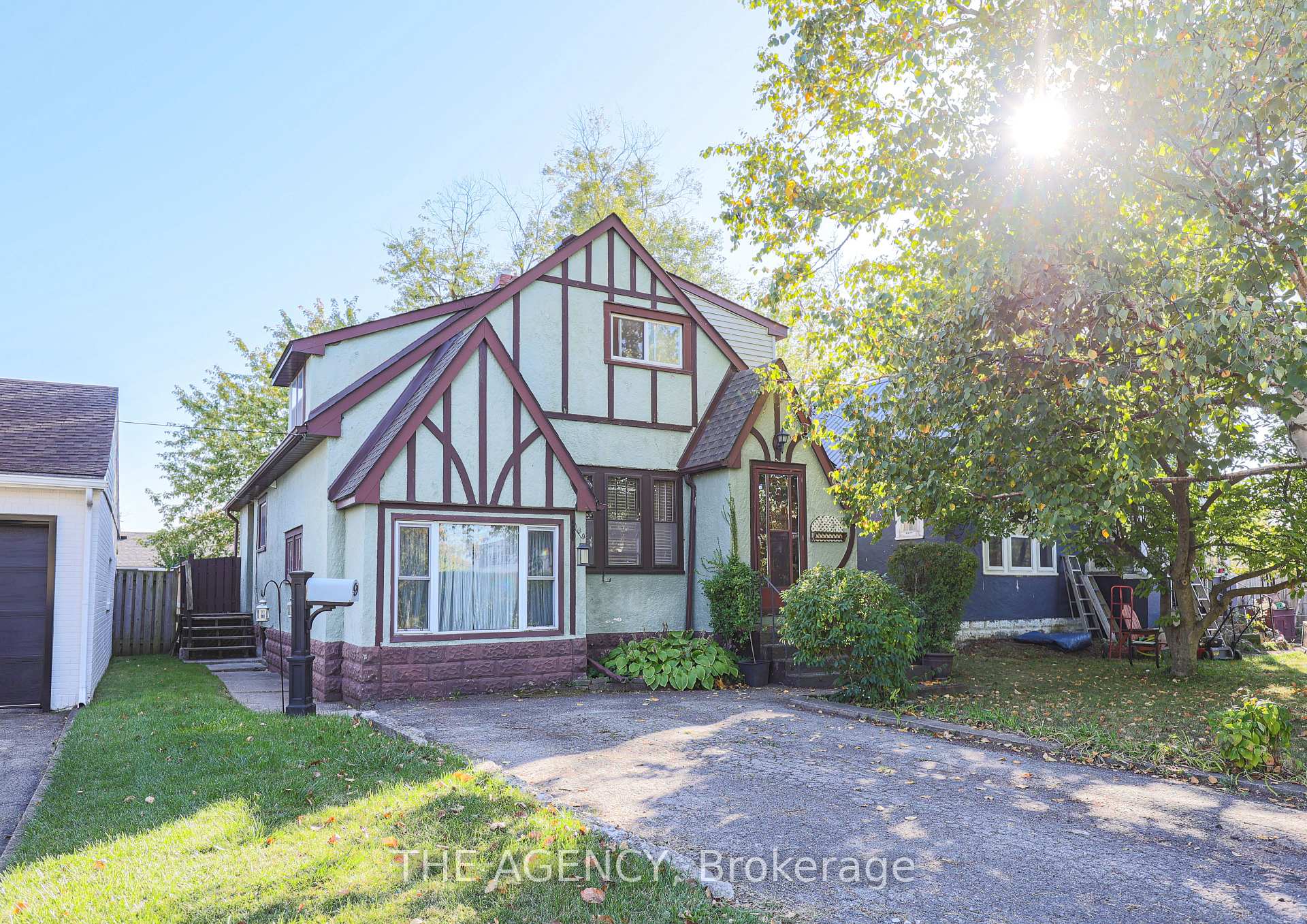 Photo 1 of 9 Wade Street, Welland, Broadway — HOMEH