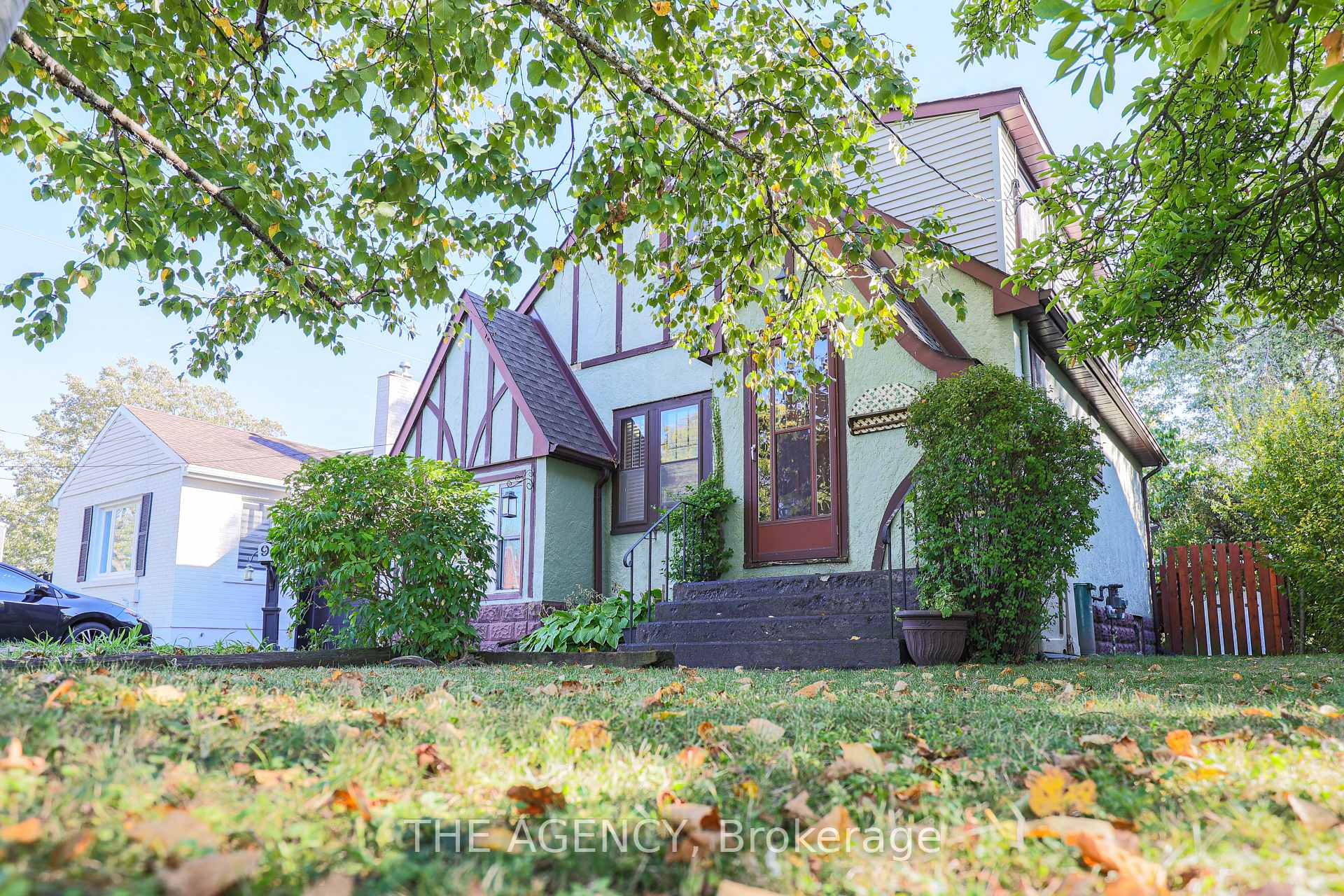 Photo 5 of 9 Wade Street, Welland, Broadway — HOMEH