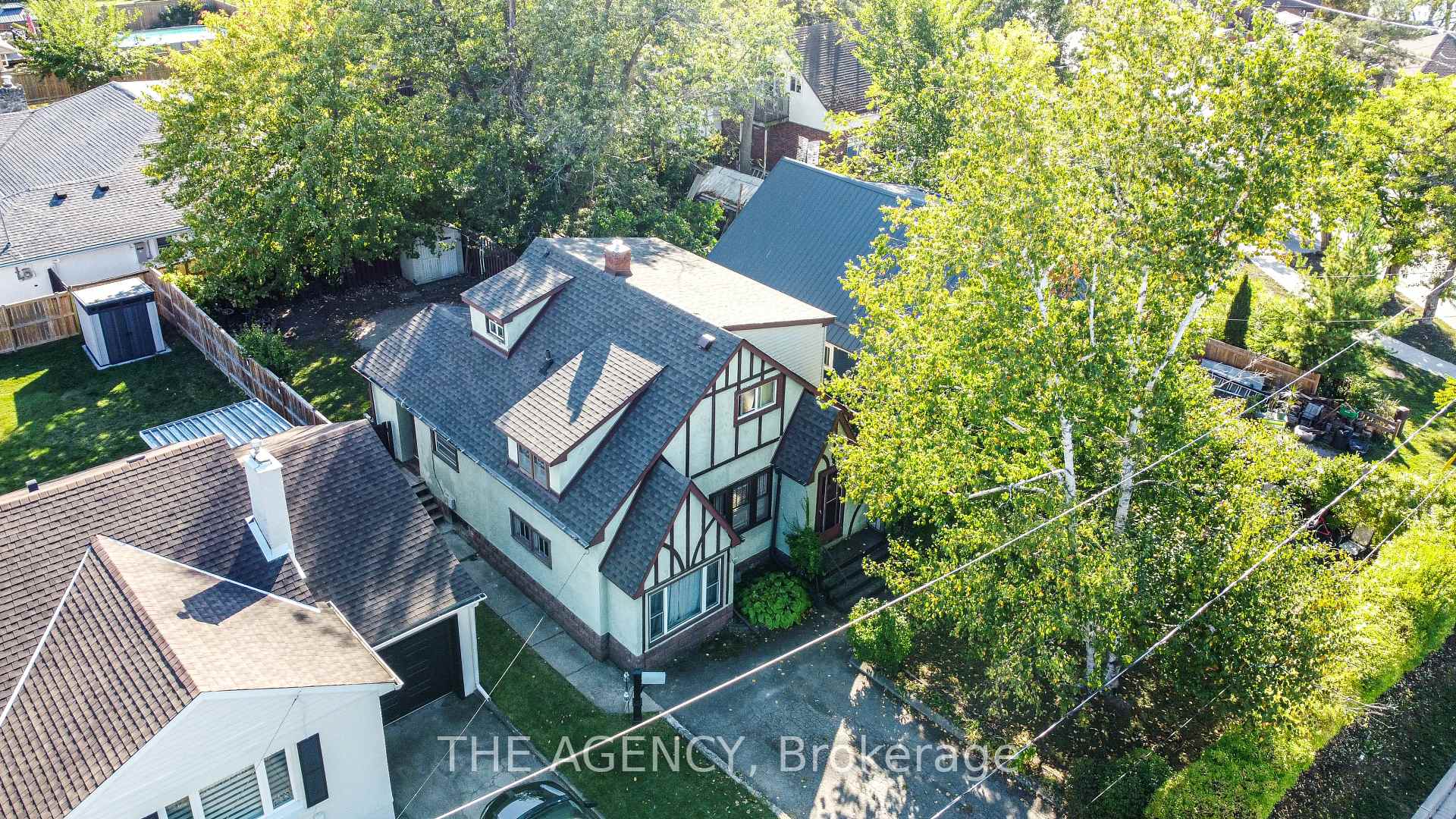 Photo 6 of 9 Wade Street, Welland, Broadway — HOMEH
