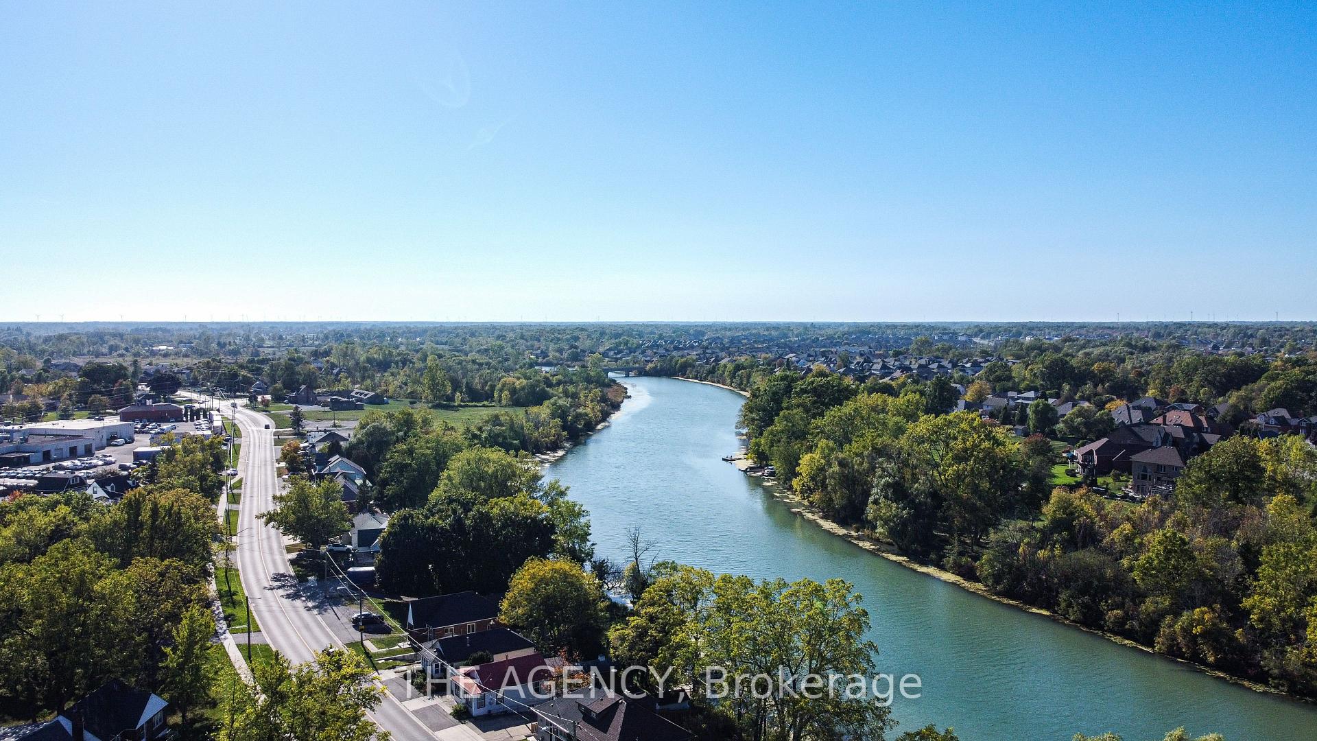 Photo 8 of 9 Wade Street, Welland, Broadway — HOMEH