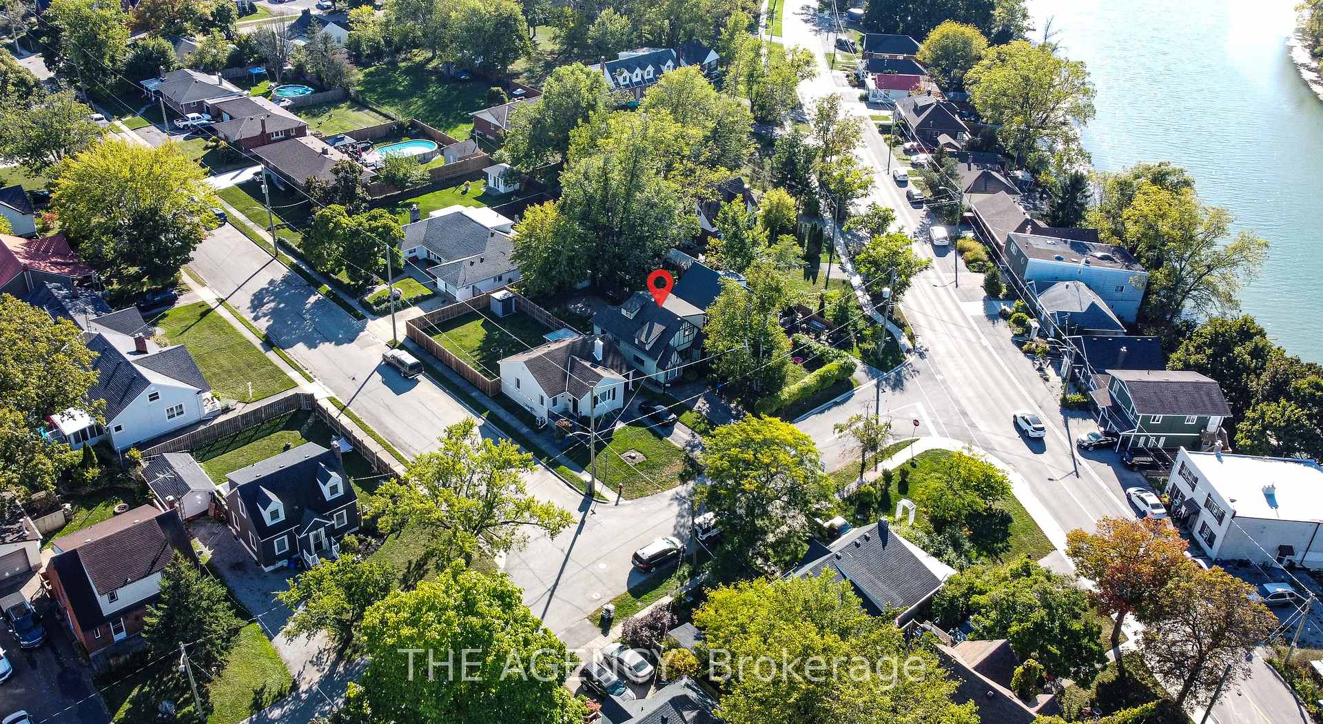 Photo 9 of 9 Wade Street, Welland, Broadway — HOMEH