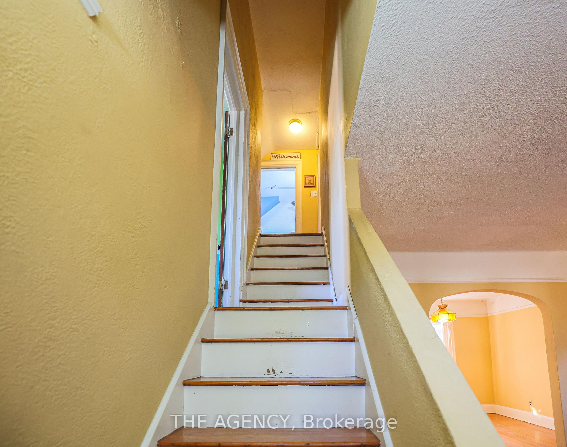 Photo 25 of 9 Wade Street, Welland, Broadway — HOMEH