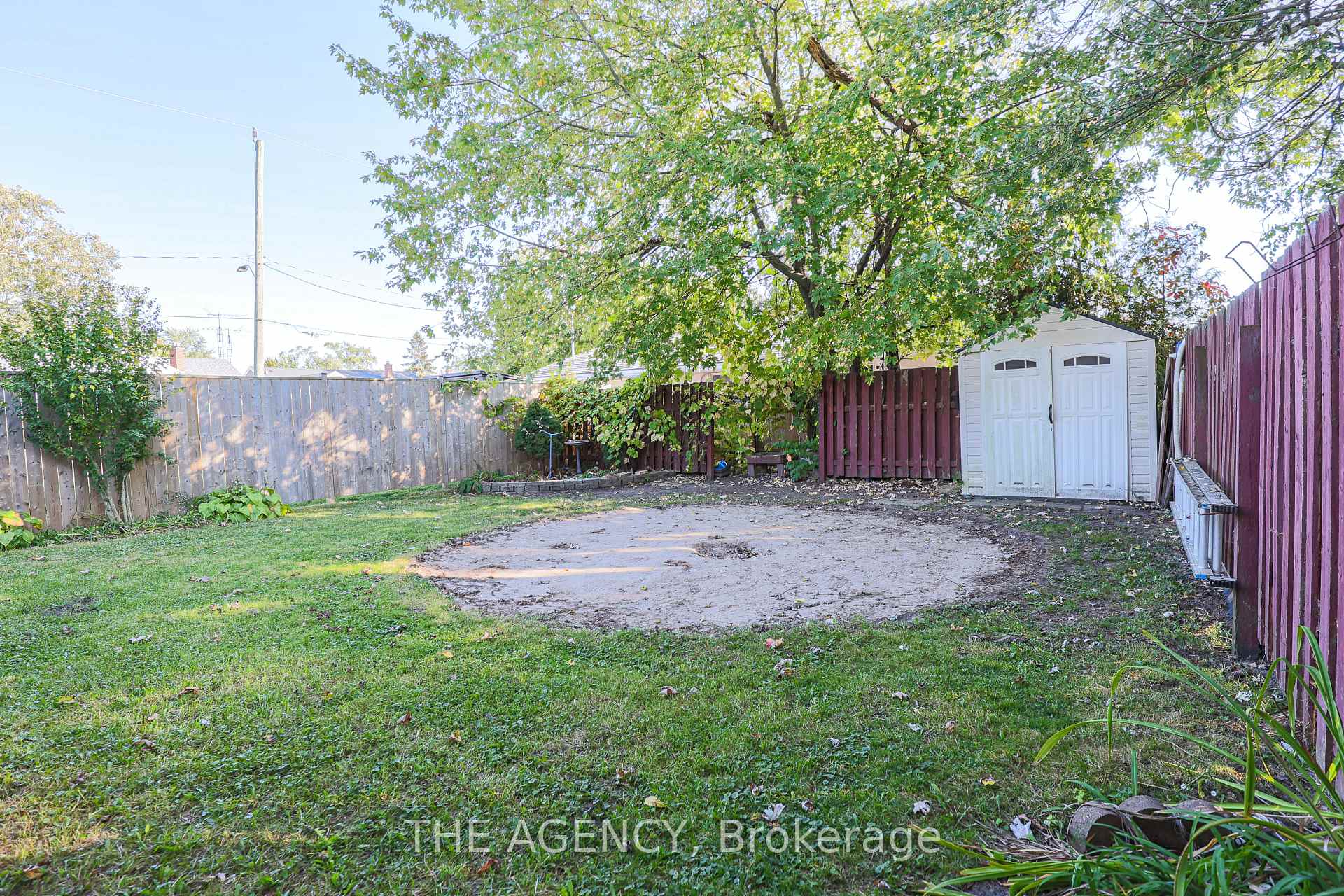 Photo 37 of 9 Wade Street, Welland, Broadway — HOMEH