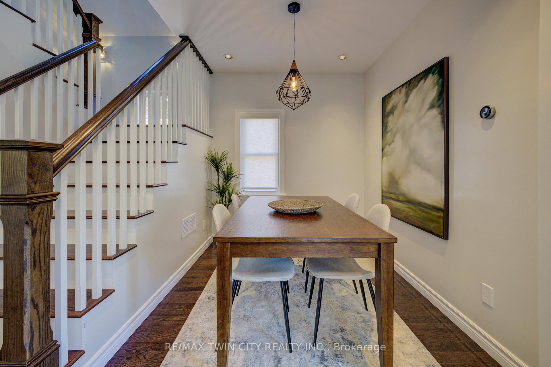 Photo 9 of 19 Dunbar Road N, Waterloo — HOMEH