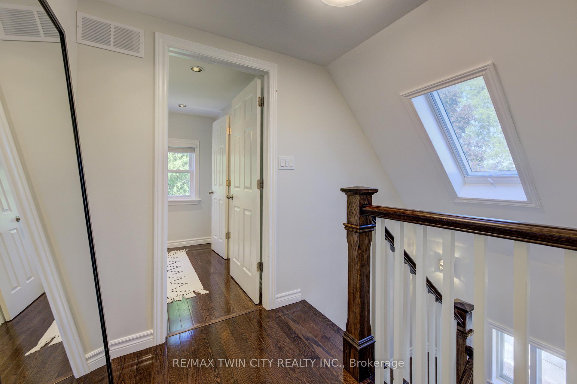Photo 19 of 19 Dunbar Road N, Waterloo — HOMEH