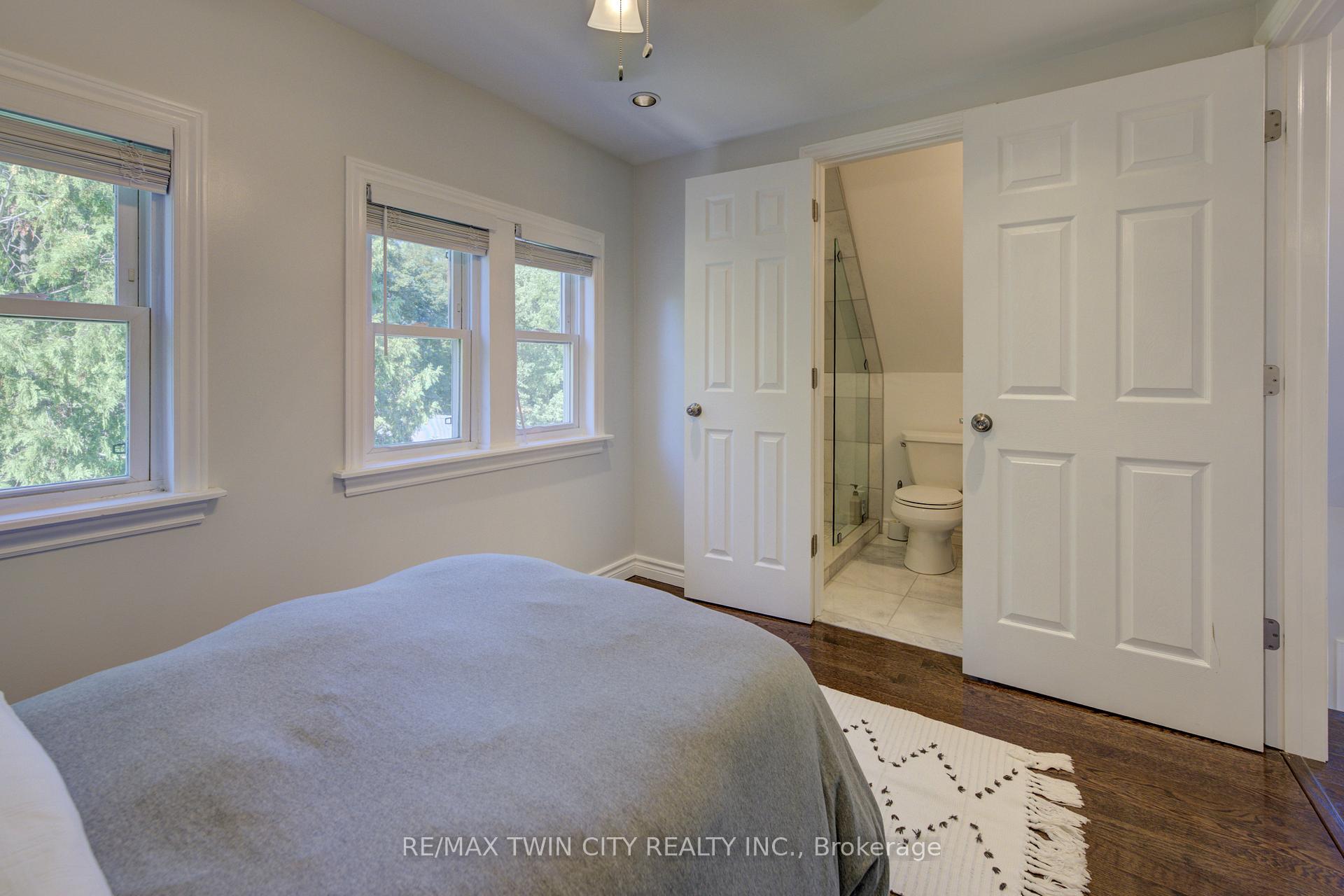Photo 21 of 19 Dunbar Road N, Waterloo — HOMEH
