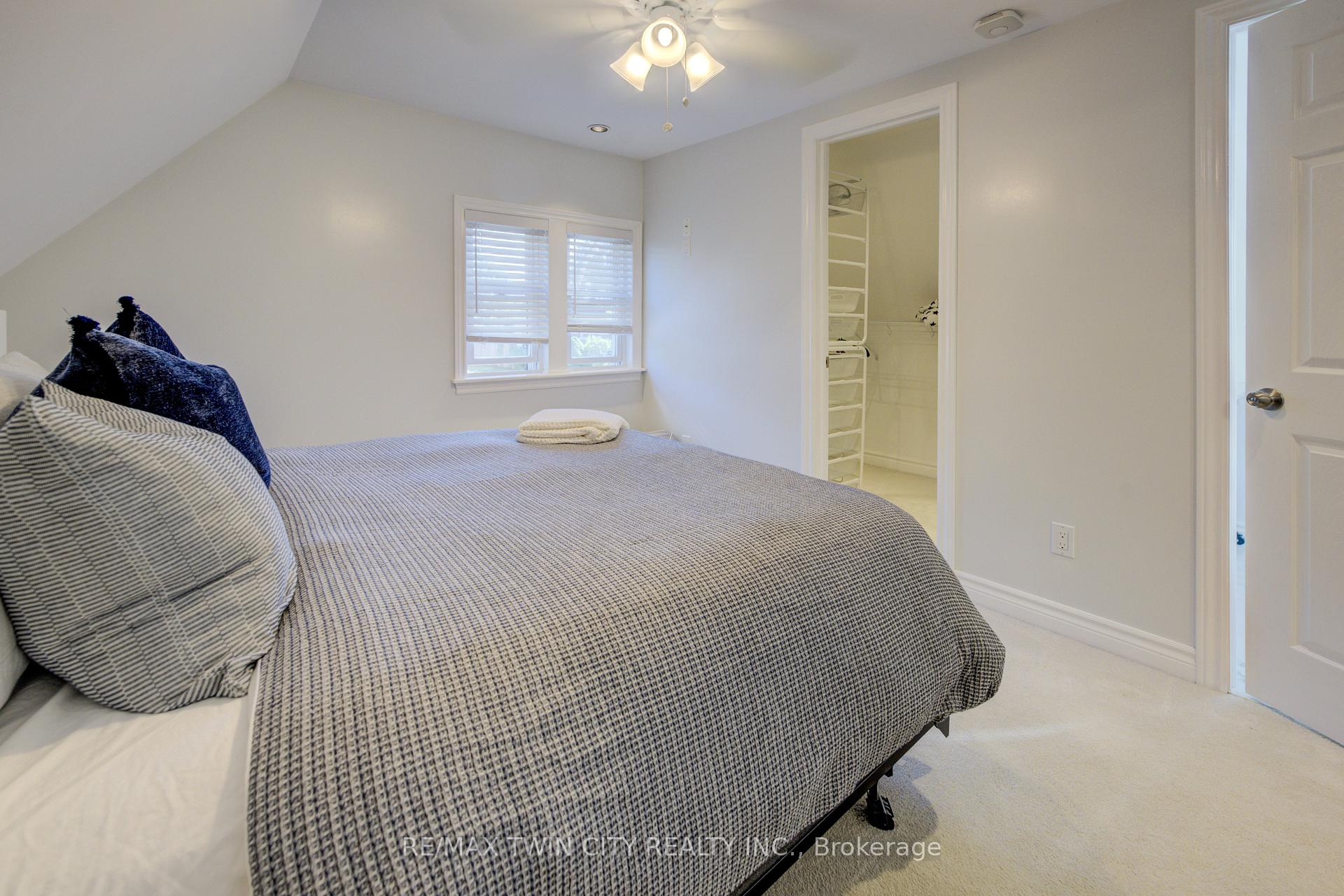 Photo 23 of 19 Dunbar Road N, Waterloo — HOMEH
