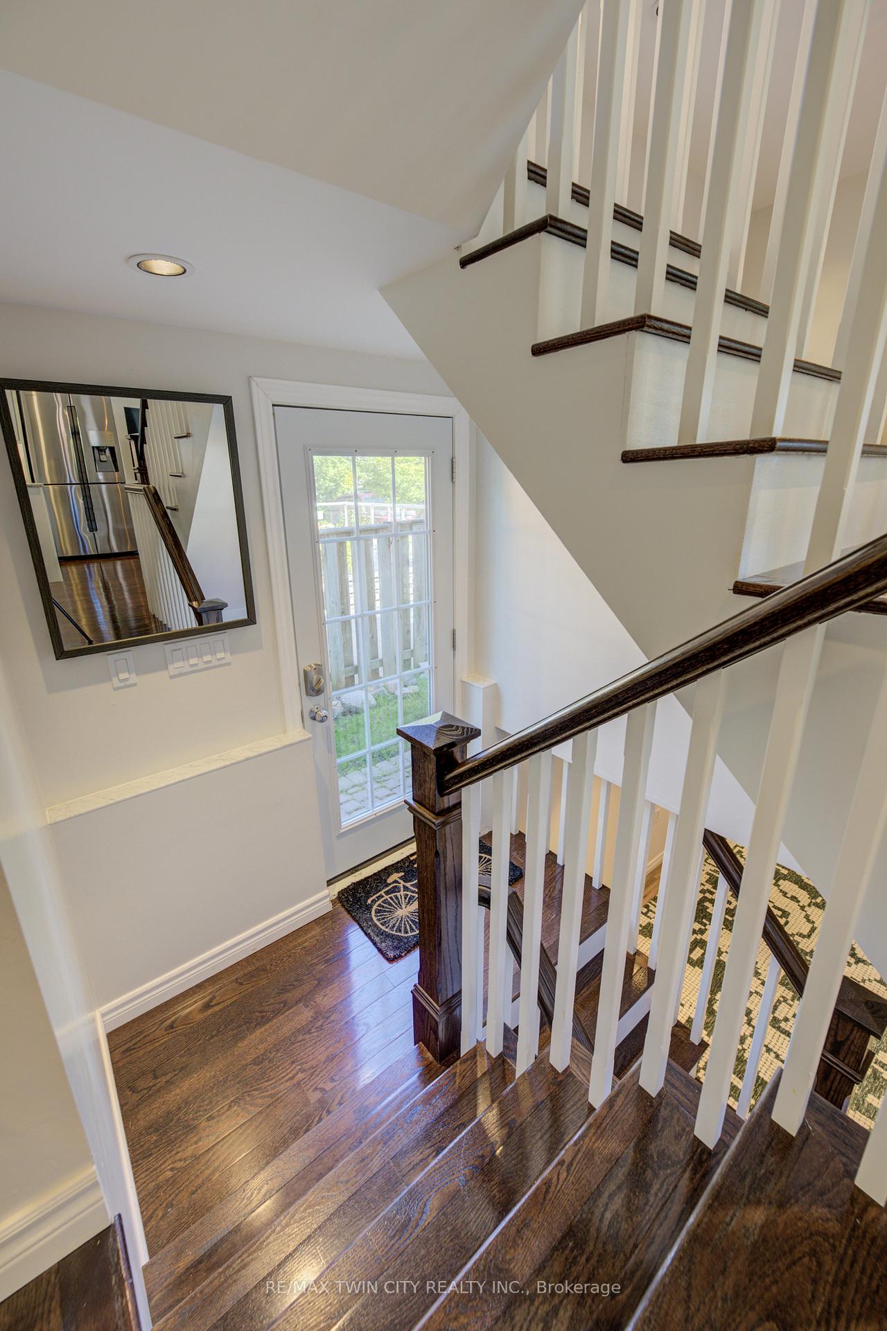 Photo 29 of 19 Dunbar Road N, Waterloo — HOMEH