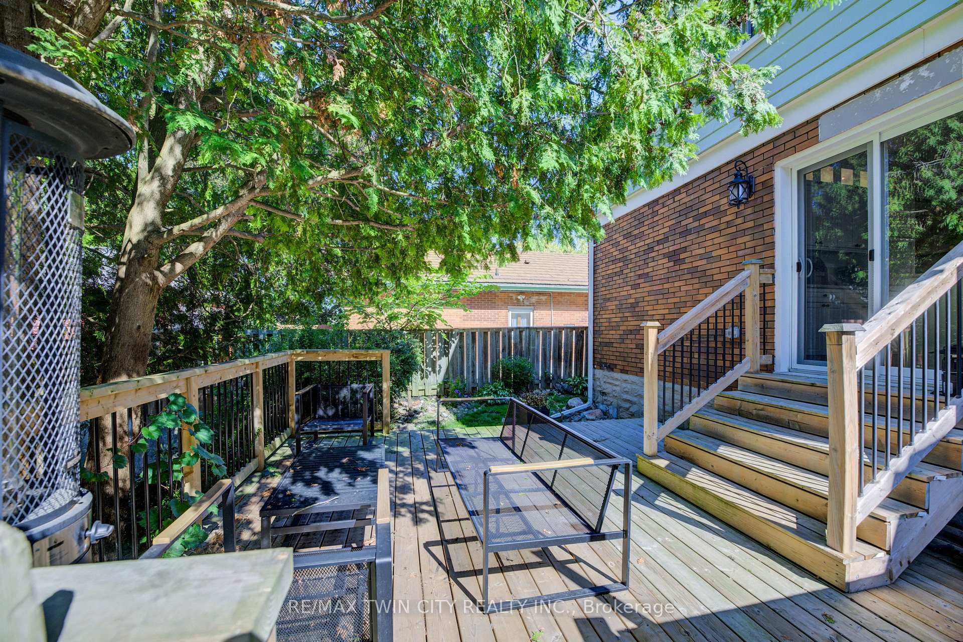Photo 33 of 19 Dunbar Road N, Waterloo — HOMEH