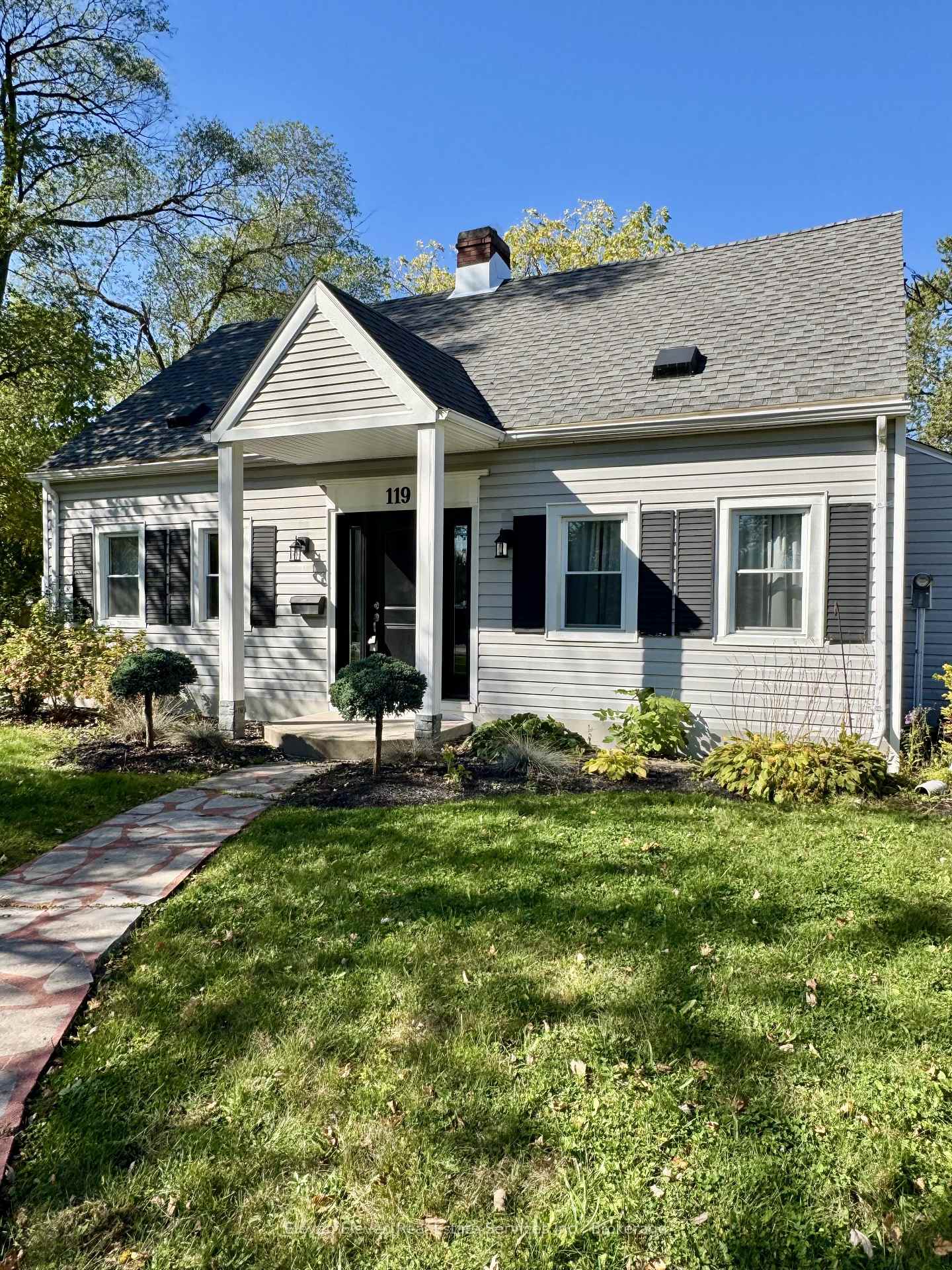 Photo 2 of 119 First Avenue, Welland, Prince Charles — HOMEH