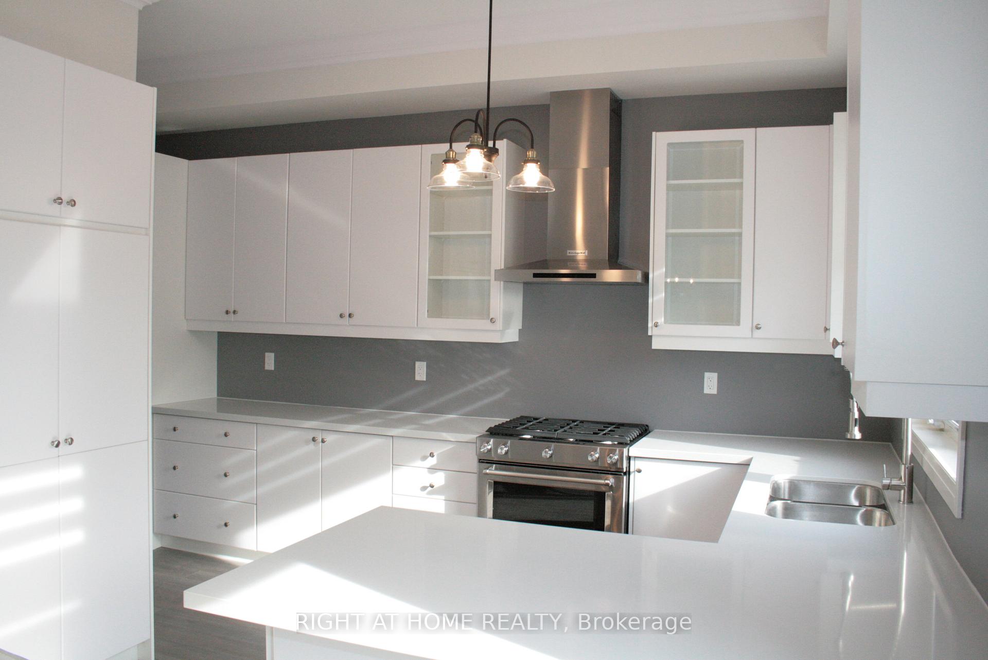 Photo 1 of 206 Arianna Crescent, Vaughan, Patterson — HOMEH