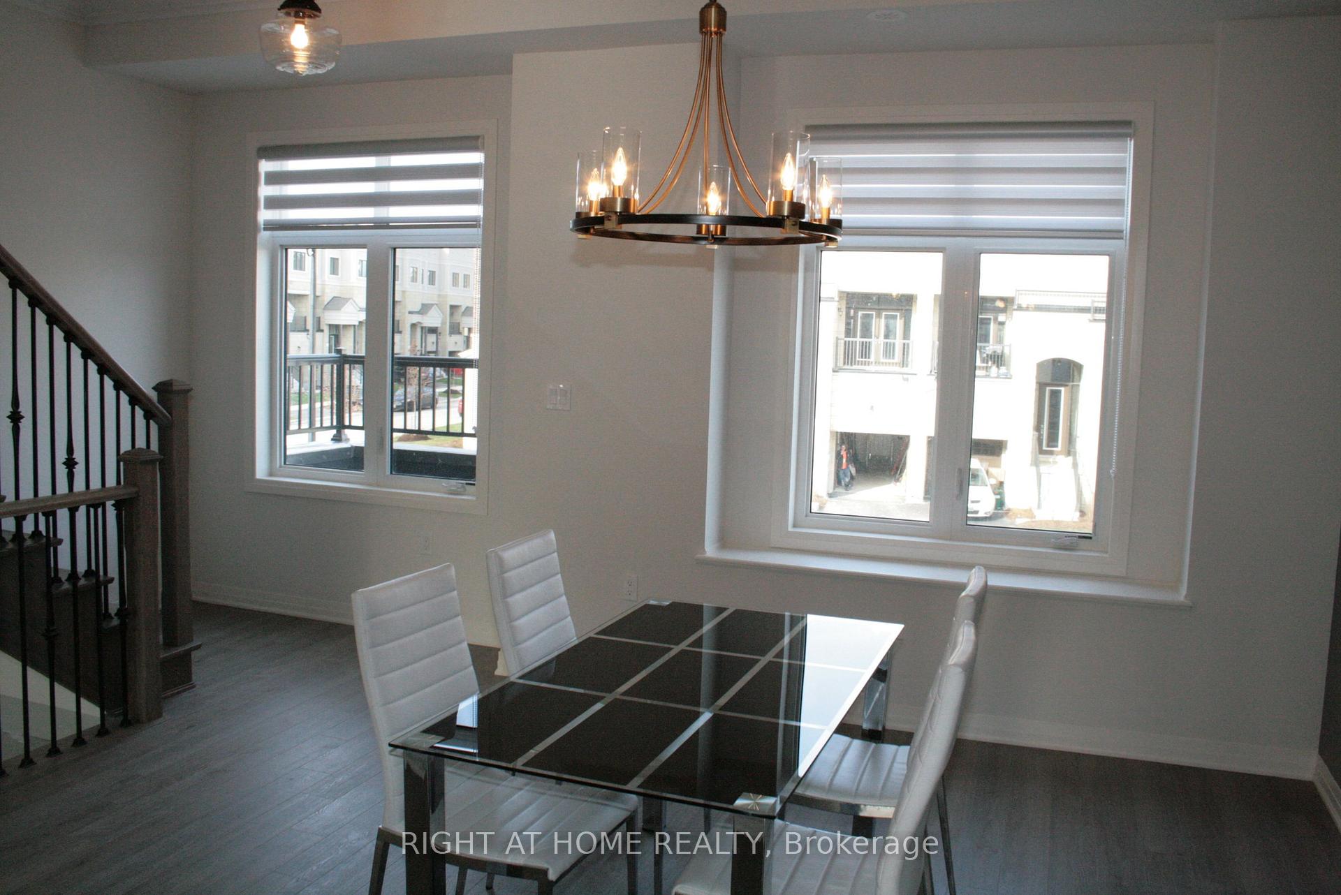 Photo 4 of 206 Arianna Crescent, Vaughan, Patterson — HOMEH