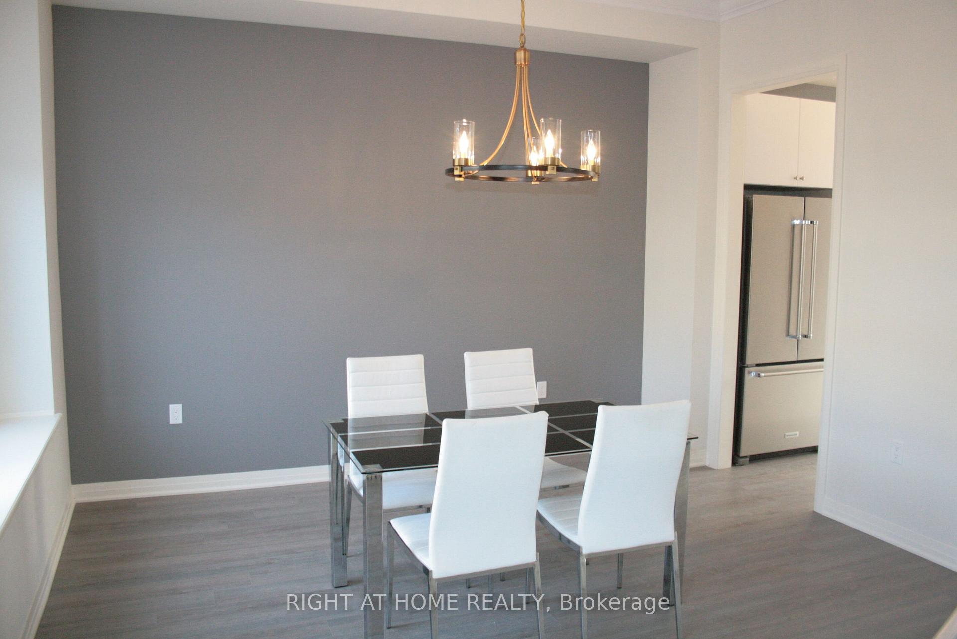 Photo 5 of 206 Arianna Crescent, Vaughan, Patterson — HOMEH
