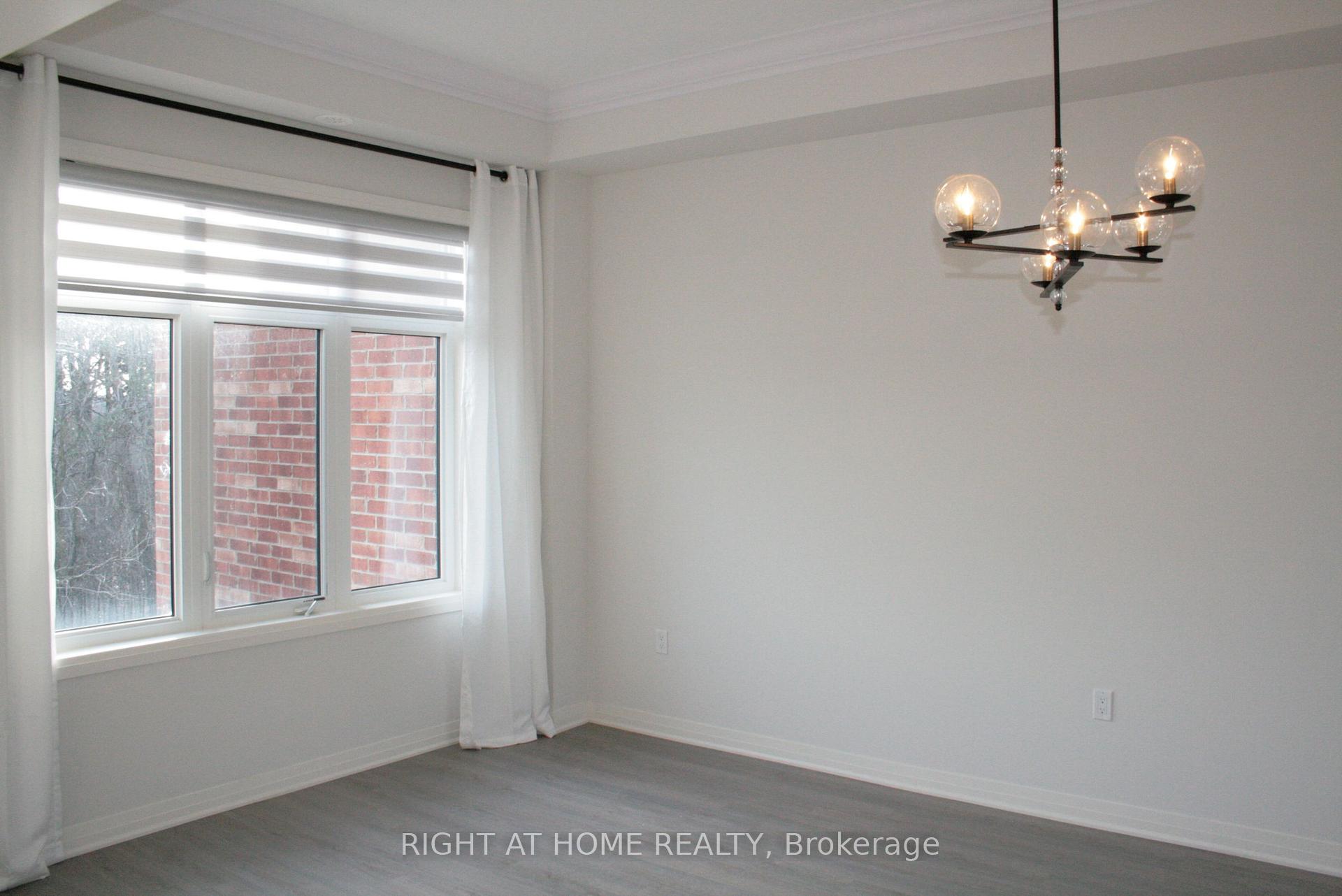 Photo 8 of 206 Arianna Crescent, Vaughan, Patterson — HOMEH