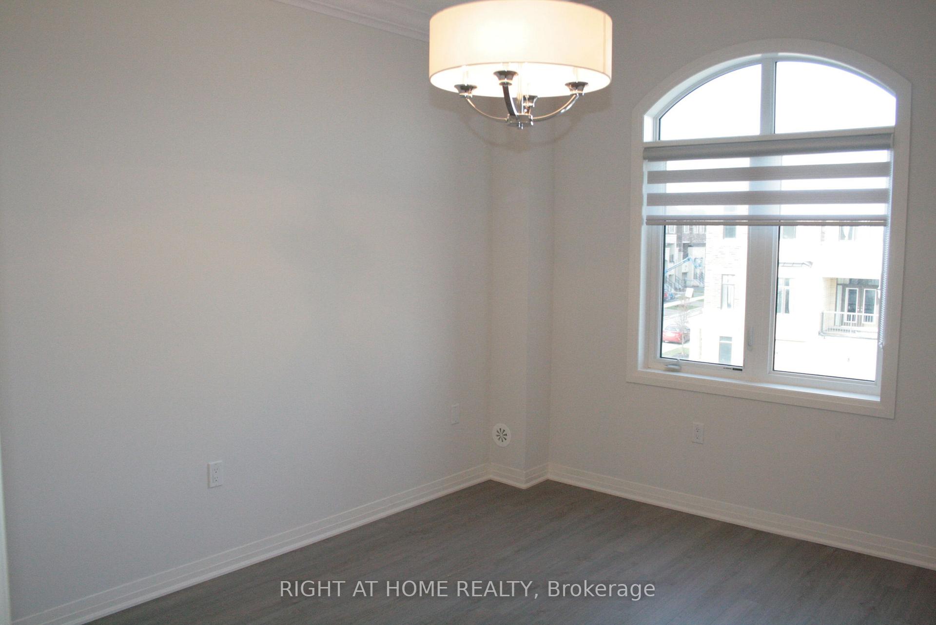 Photo 14 of 206 Arianna Crescent, Vaughan, Patterson — HOMEH